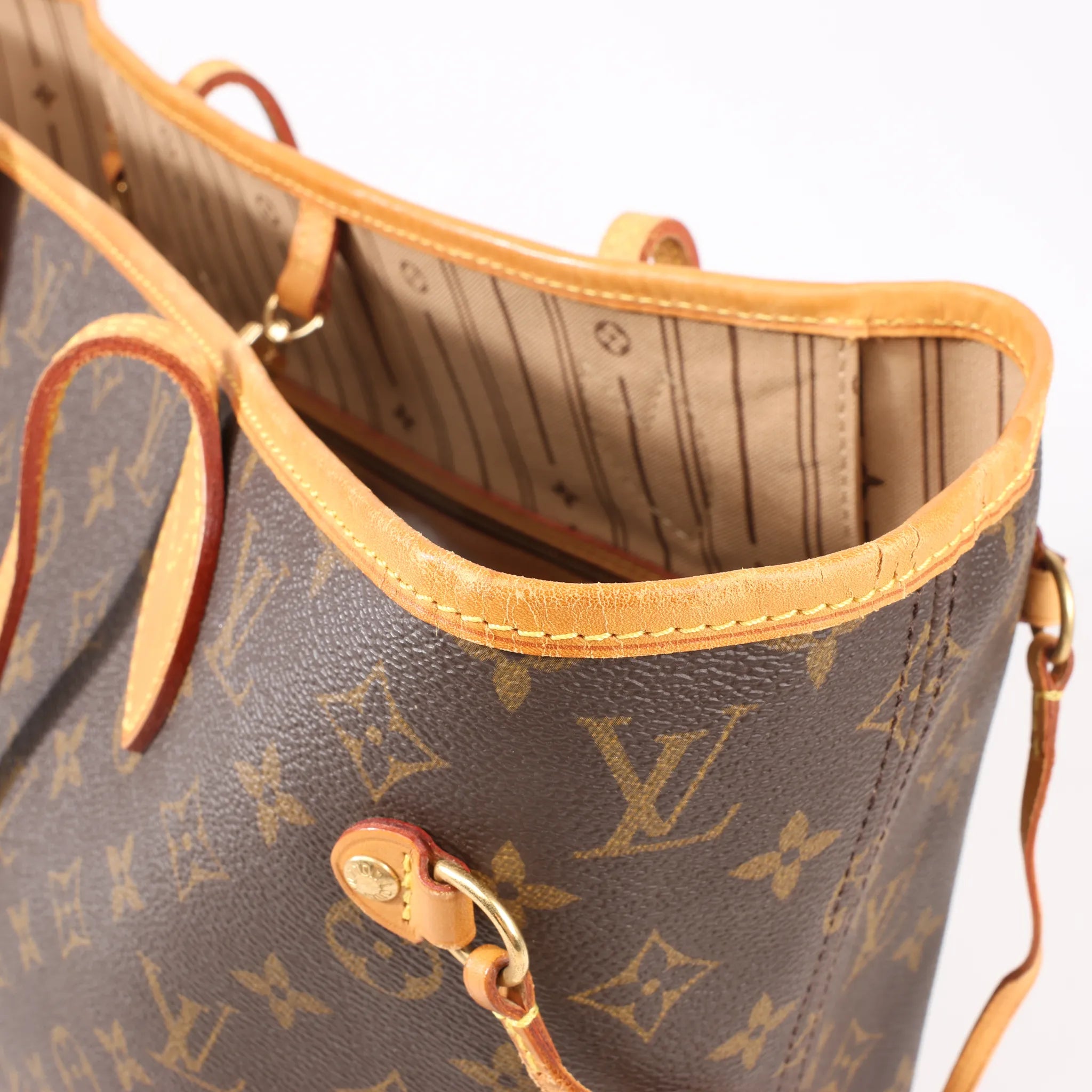 Louis Vuitton Monogram Neverfull MM Shoulder Bag in Brown M40156