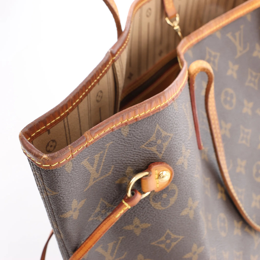 Louis Vuitton Neverfull MM Monogram Shoulder Bag in Brown M40156