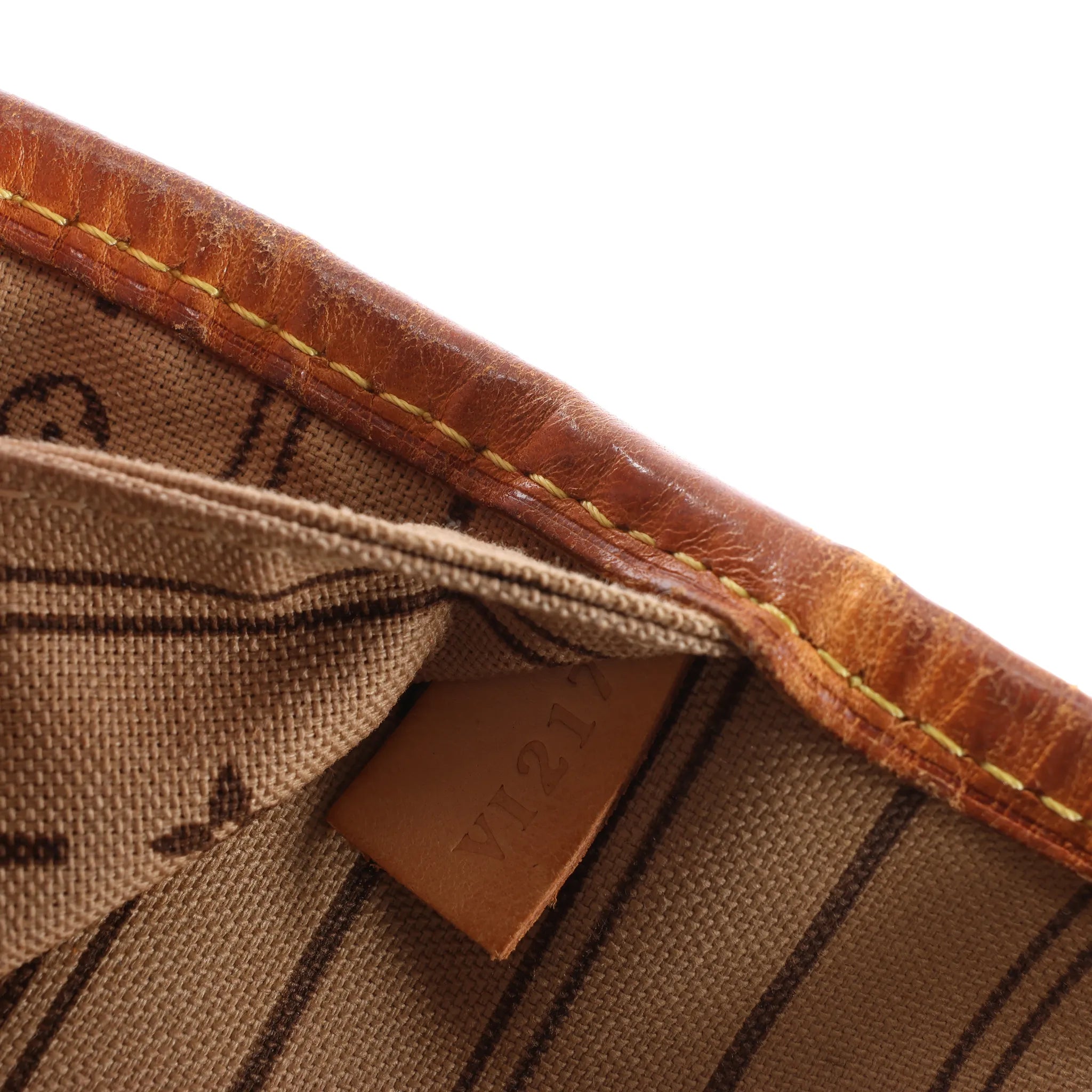 Louis Vuitton Neverfull MM Monogram Shoulder Bag in Brown M40156