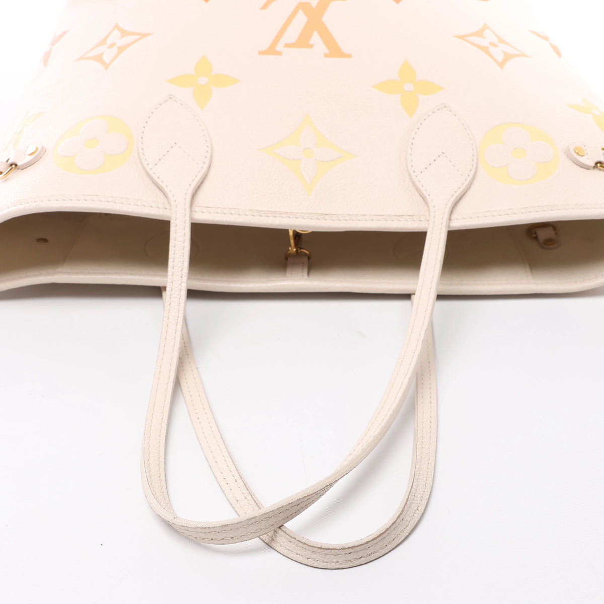 Louis Vuitton Neverfull MM Monogram Empreinte Gradient Shoulder Bag in Beige M46516