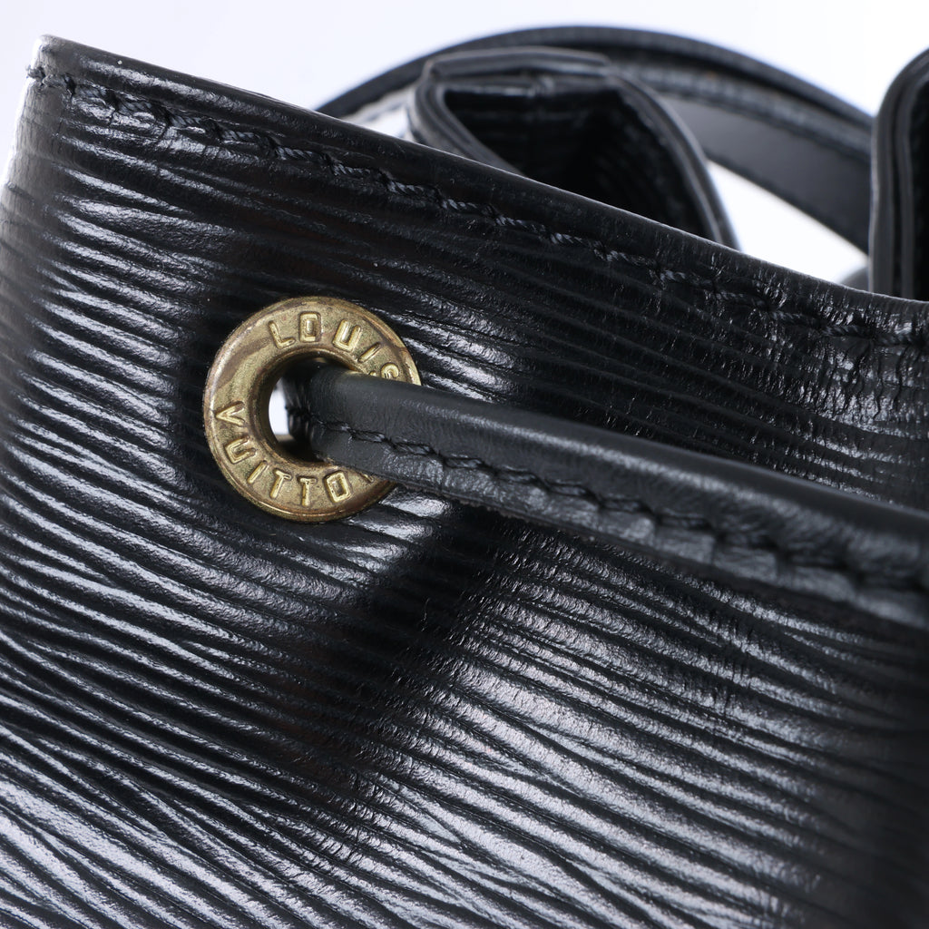 Louis Vuitton Noe Epi Leather Shoulder Bag in Black M59002