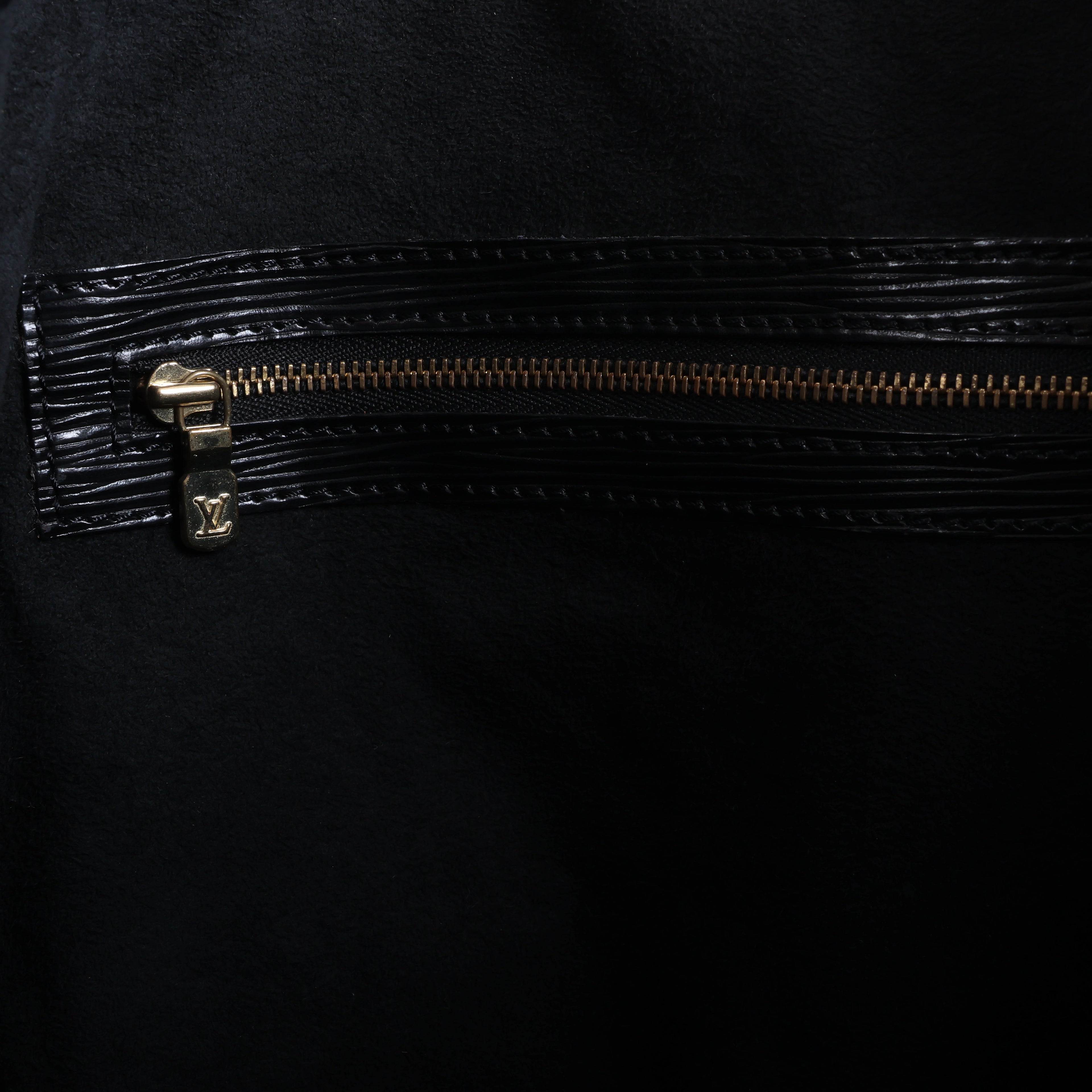 Louis Vuitton Noe Epi Leather Shoulder Bag in Black M59002