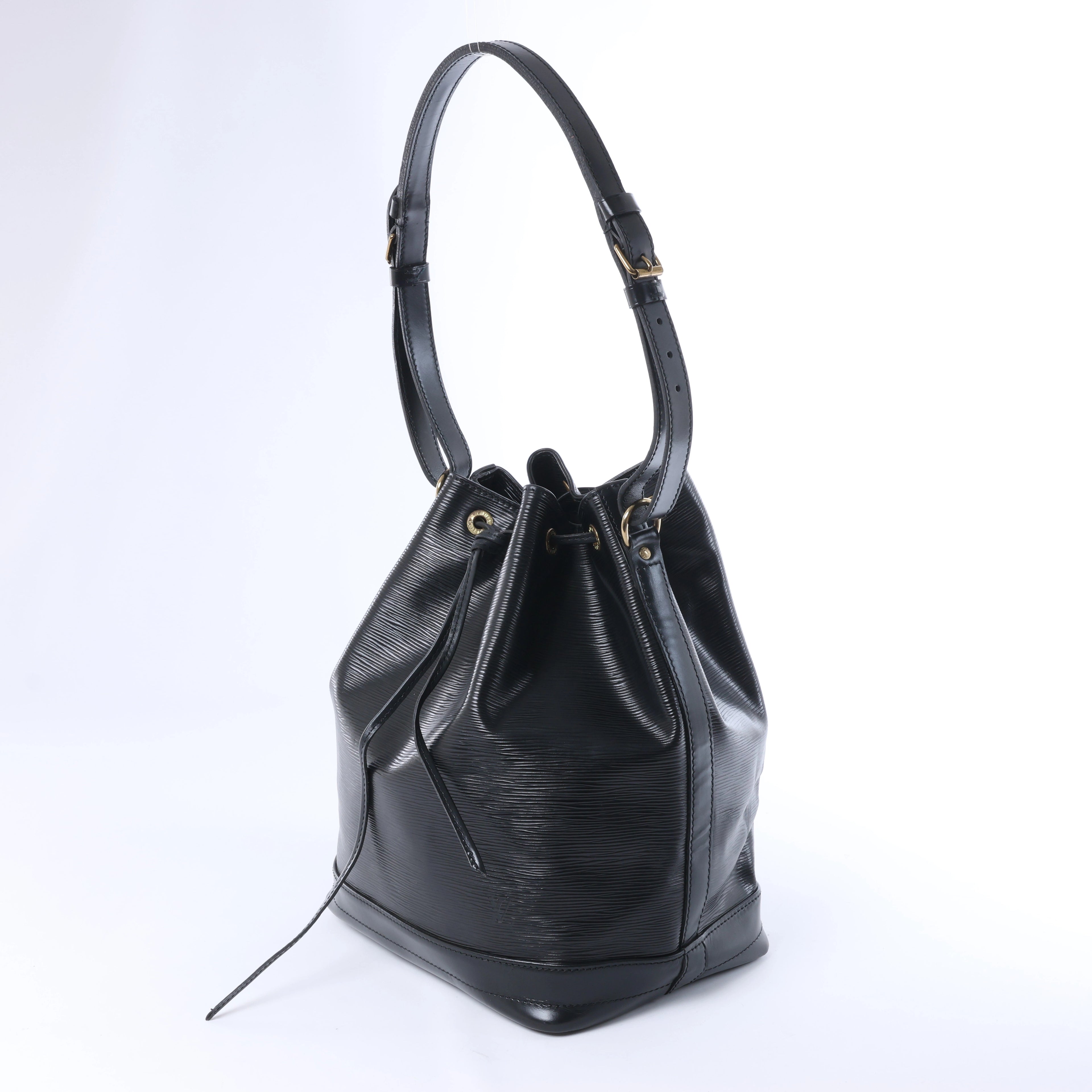 Louis Vuitton Noe Epi Leather Shoulder Bag in Black M59002