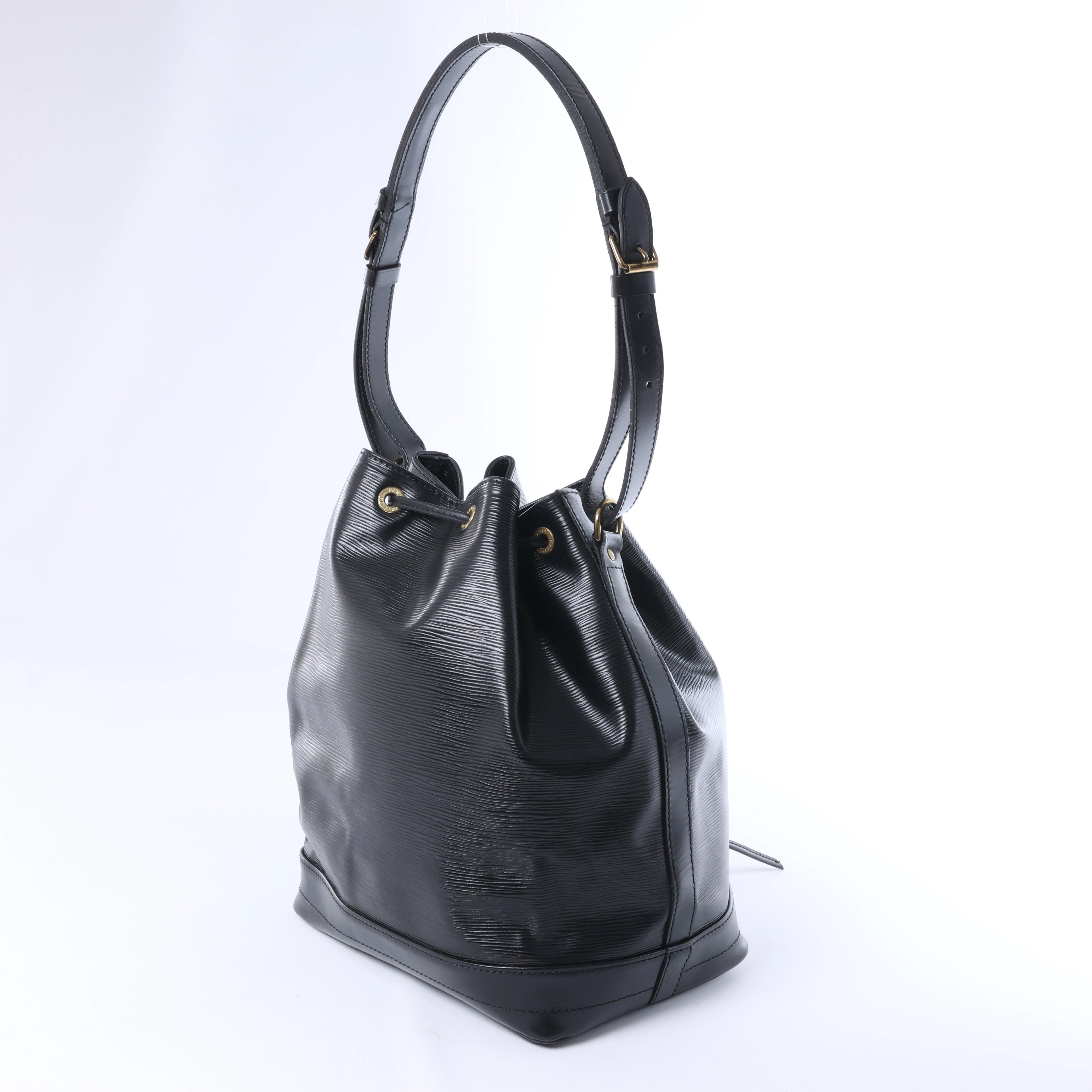 Louis Vuitton Noe Epi Leather Shoulder Bag in Black M59002