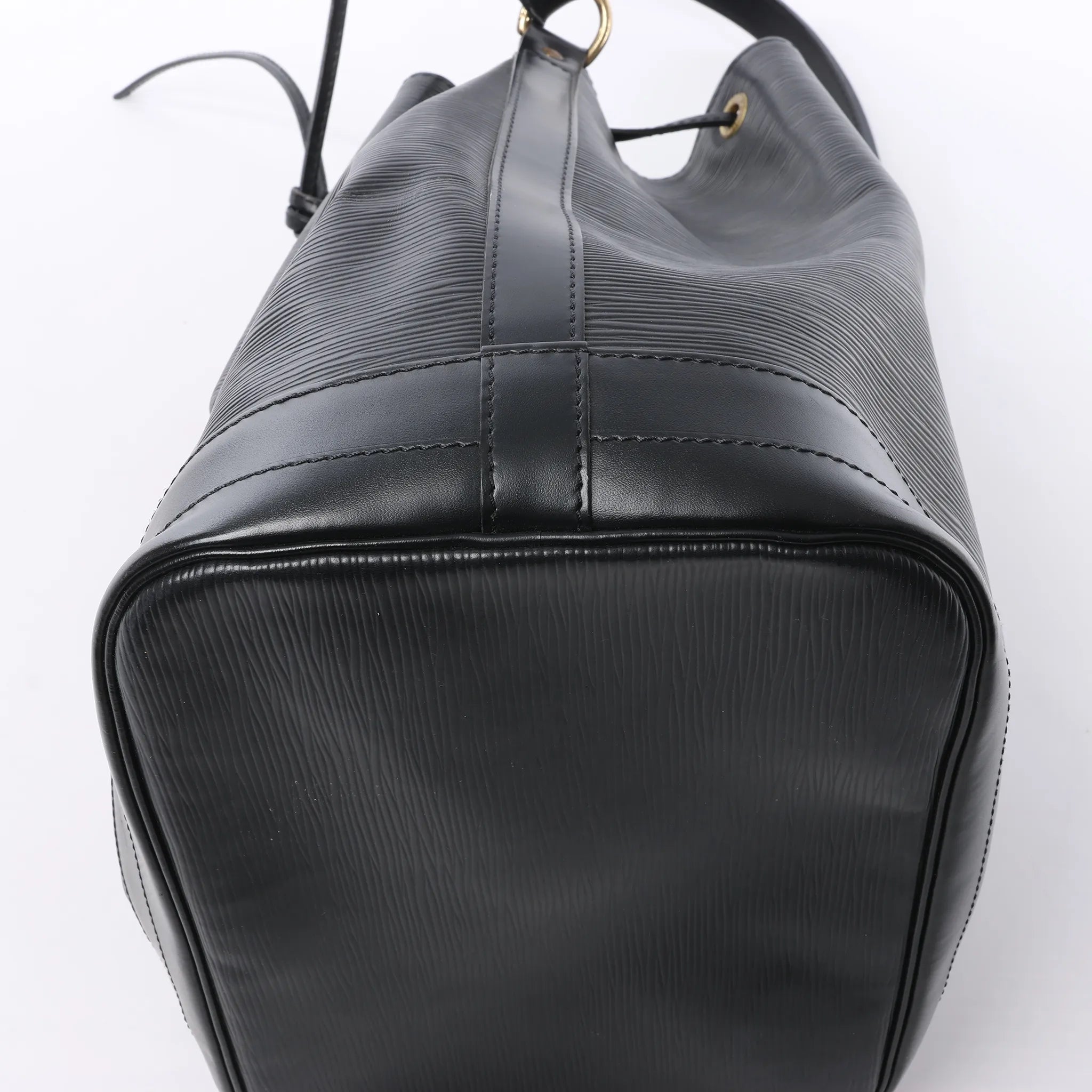 Louis Vuitton Noe Epi Leather Shoulder Bag in Black M59002