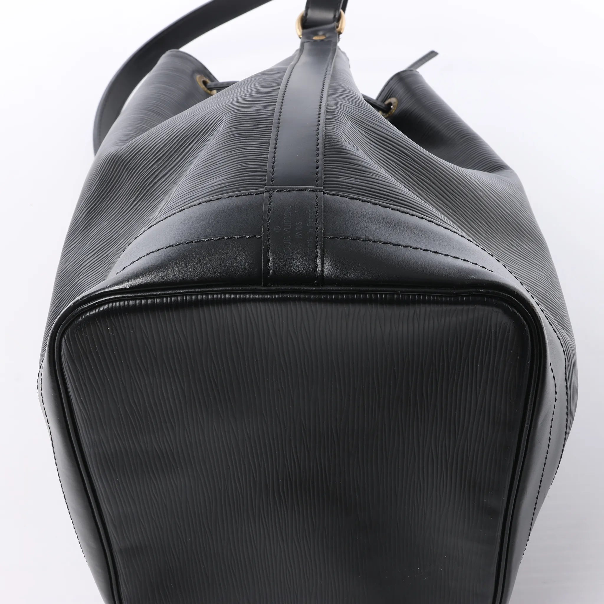 Louis Vuitton Noe Epi Leather Shoulder Bag in Black M59002