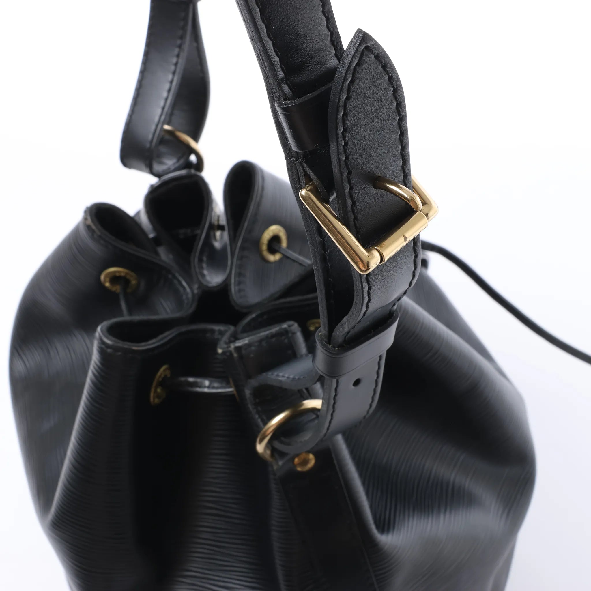 Louis Vuitton Noe Epi Leather Shoulder Bag in Black M59002