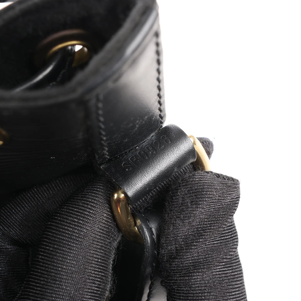 Louis Vuitton Noe Epi Leather Shoulder Bag in Black M59002