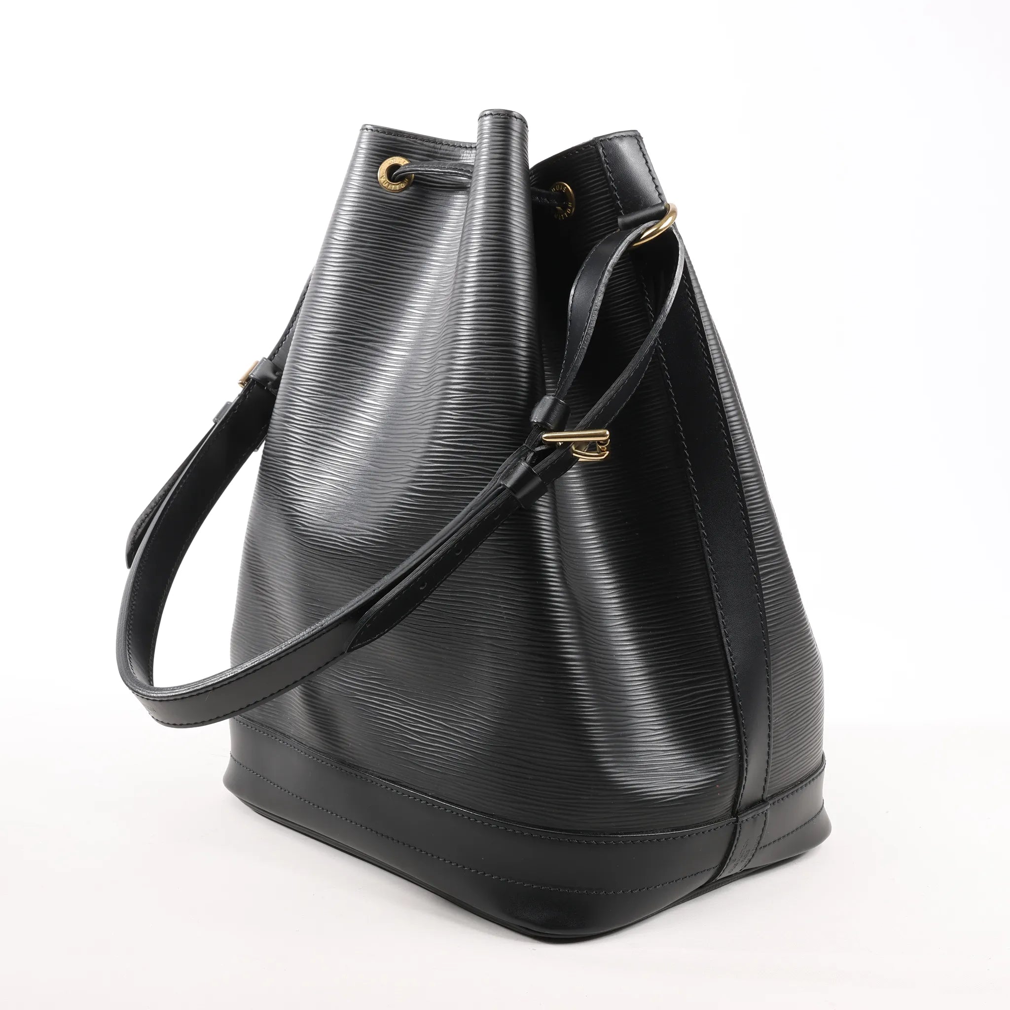 Louis Vuitton Noe Epi Leather Shoulder Bag in Black M59002