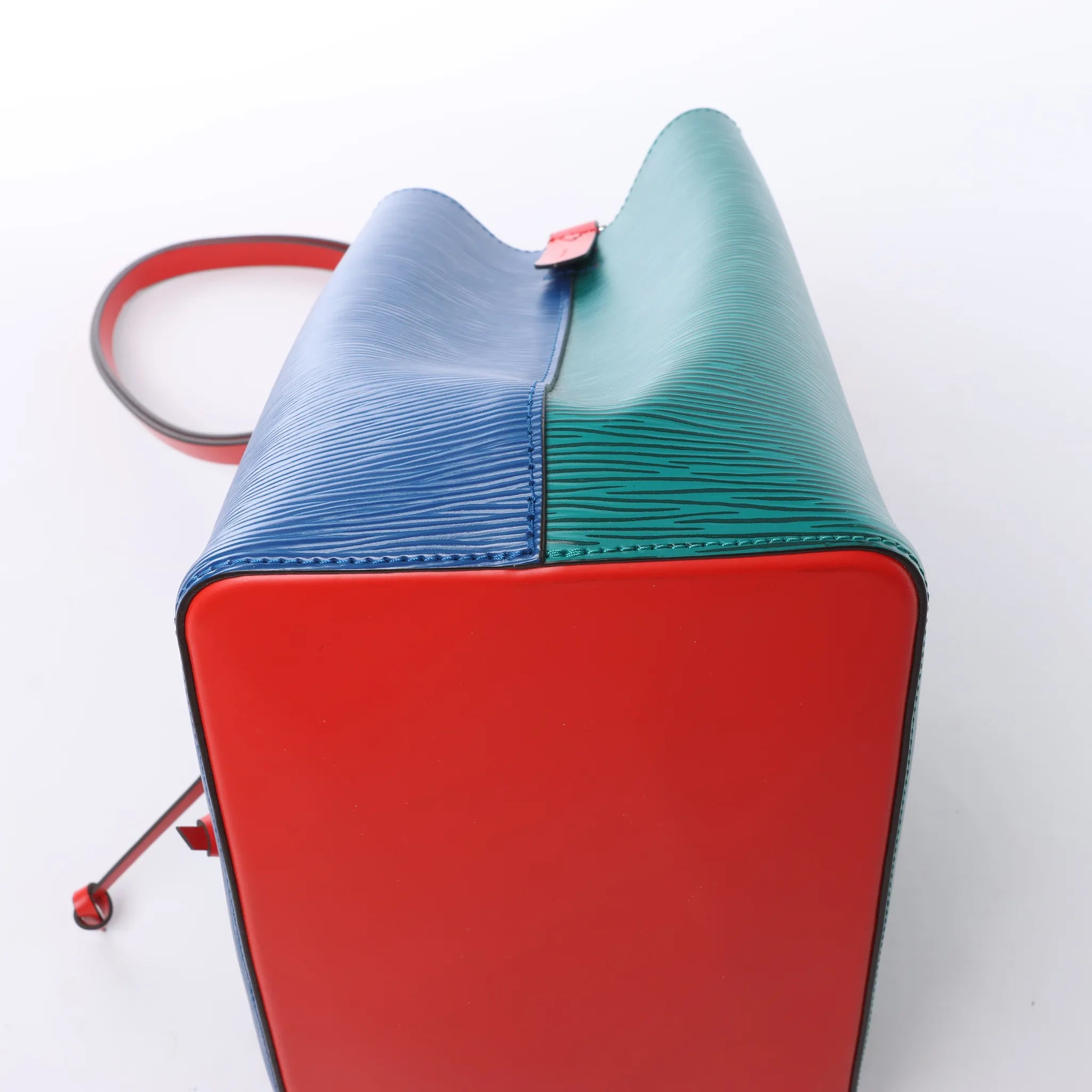 Louis Vuitton NoeNoe Epi Leather 2Way Shoulder Bag in Multicolor