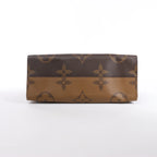 Louis Vuitton Giant Monogram Reverse On the Go MM en marrón M45321