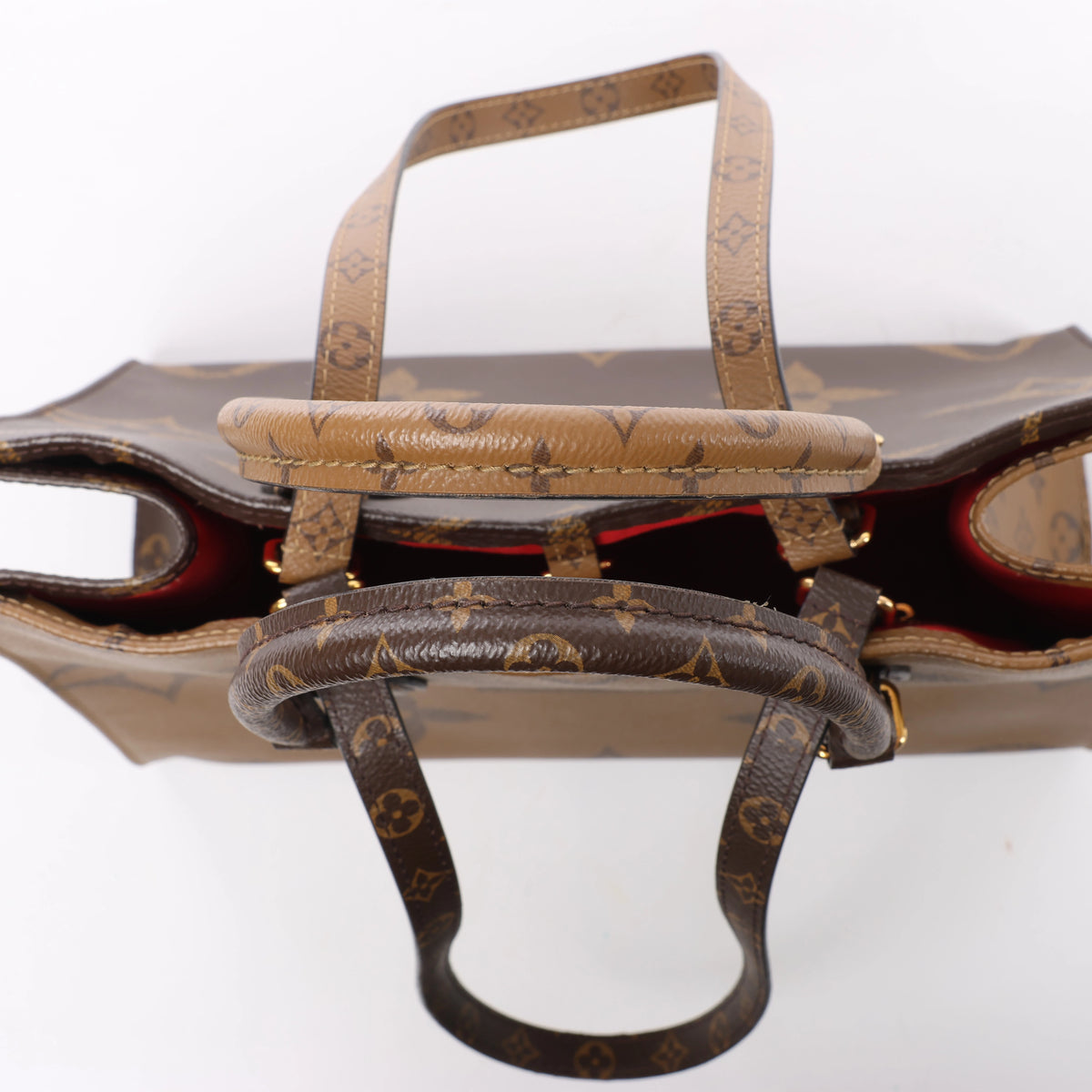 Louis Vuitton Giant Monogram Reverse On the Go MM en marrón M45321