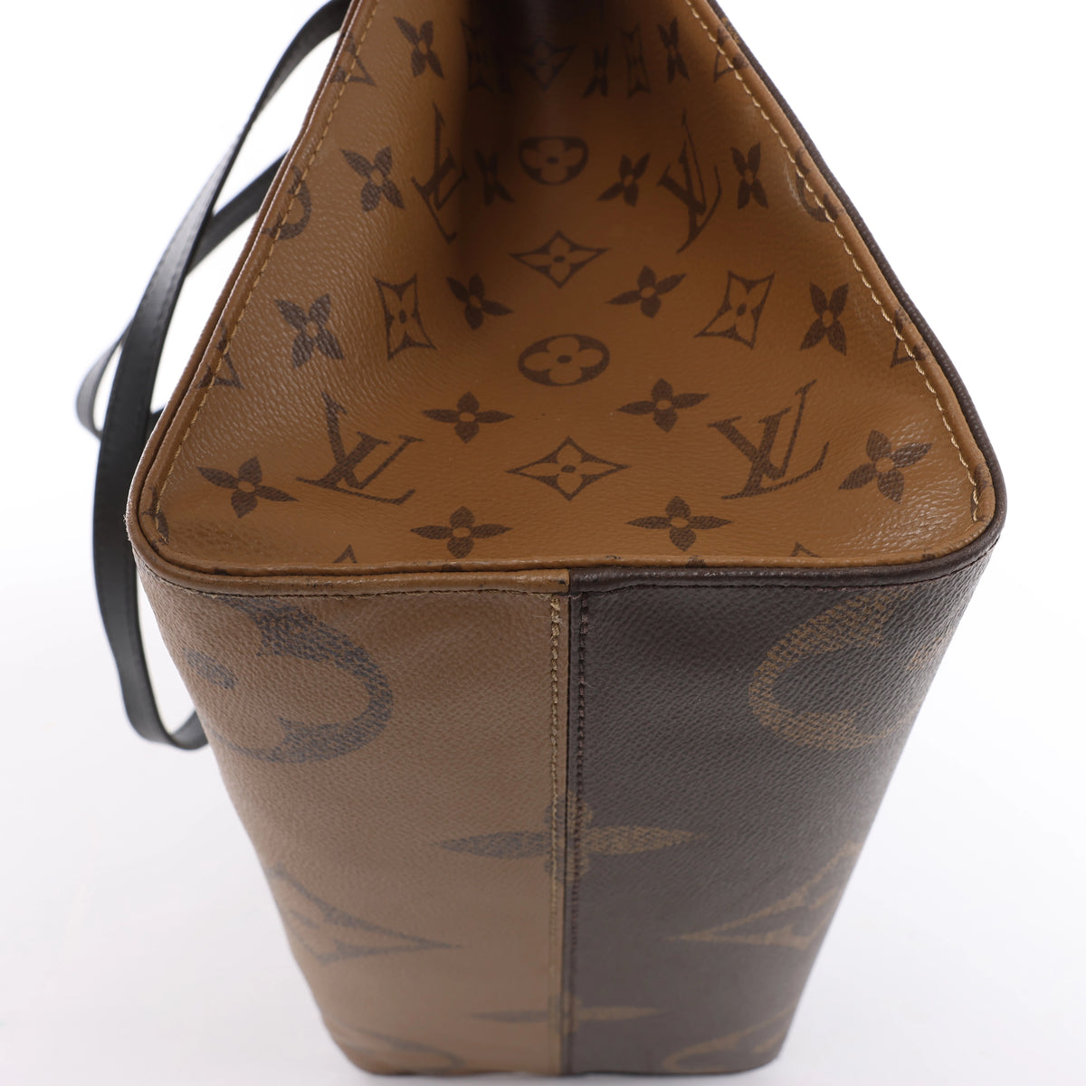 Louis Vuitton OnTheGo MM Giant Monogram Reverse 2Way Handbag in Brown M45321