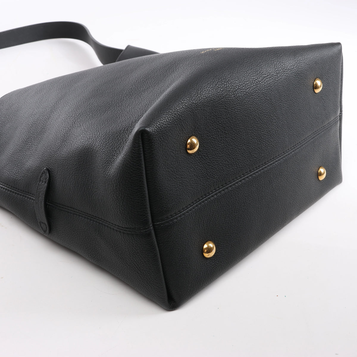 Louis Vuitton Lowkey Hobo MM Shoulder Bag in Black M24856