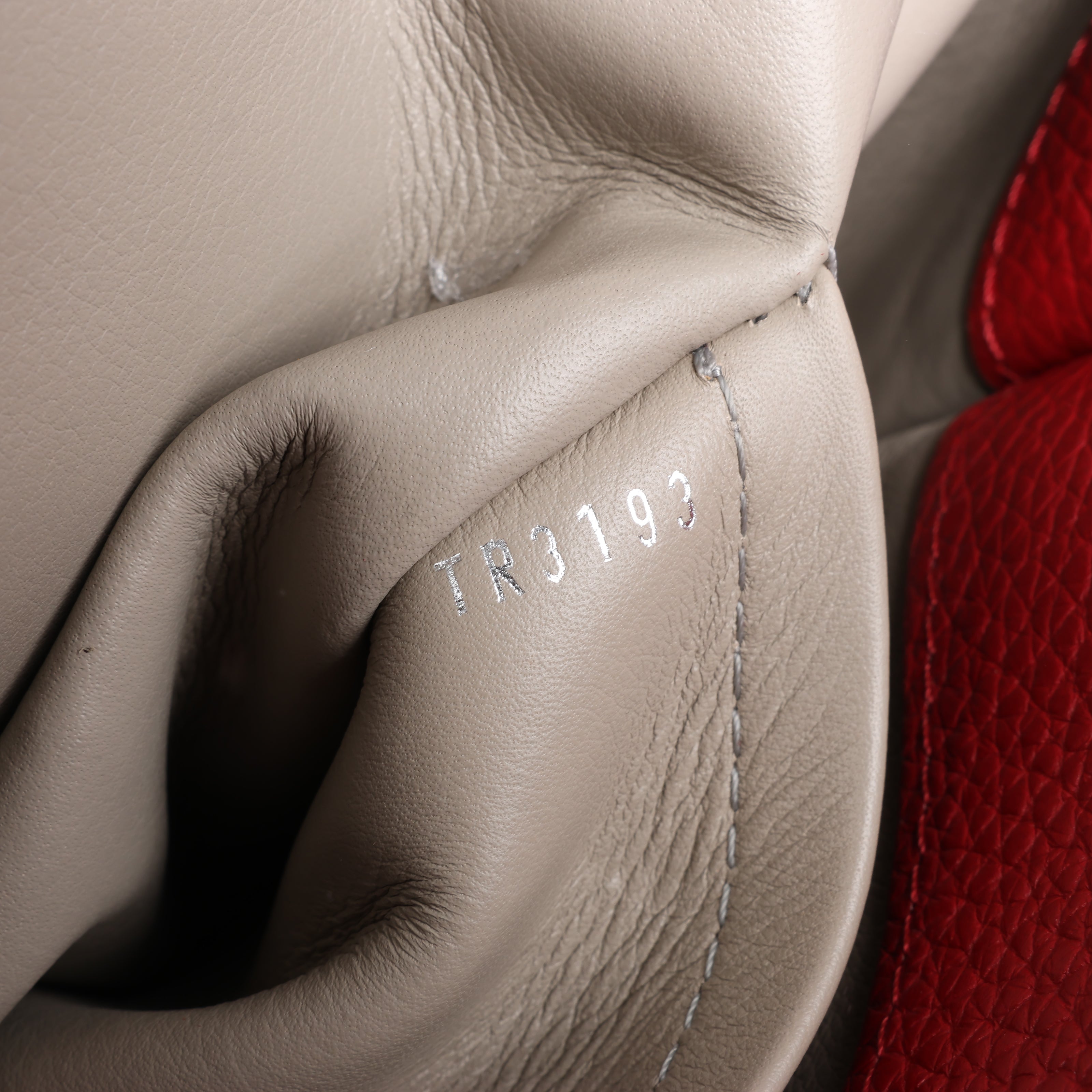 Bolso de mano Louis Vuitton Parnassea Capucines GM en rojo M48871