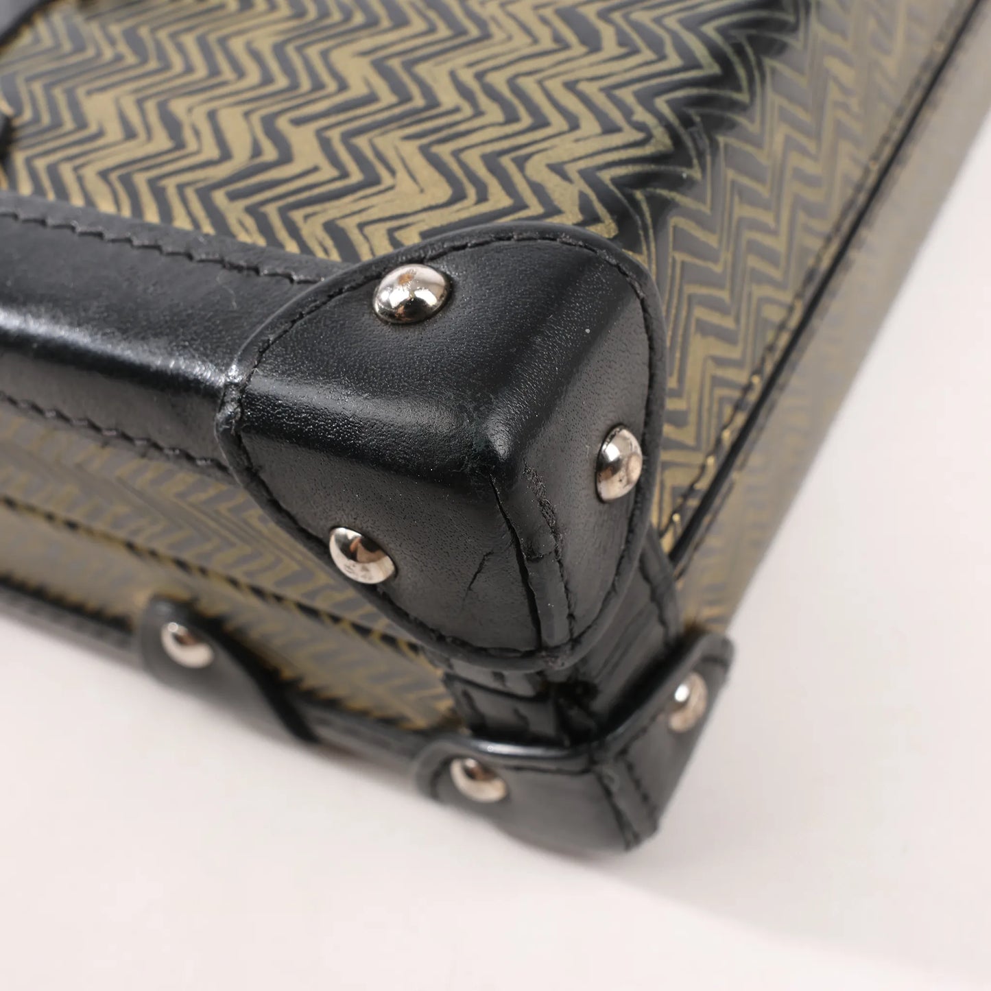 Louis Vuitton Petite Mull Epi Leather Shoulder Bag in Gold x Black M51928