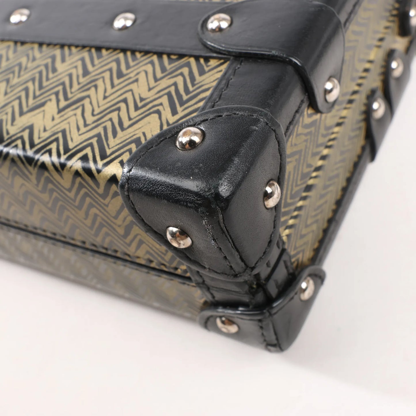 Louis Vuitton Petite Mull Epi Leather Shoulder Bag in Gold x Black M51928