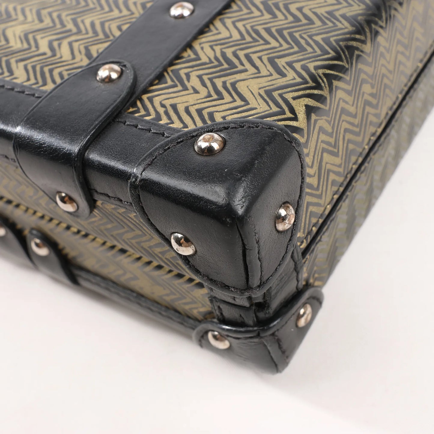 Louis Vuitton Petite Mull Epi Leather Shoulder Bag in Gold x Black M51928