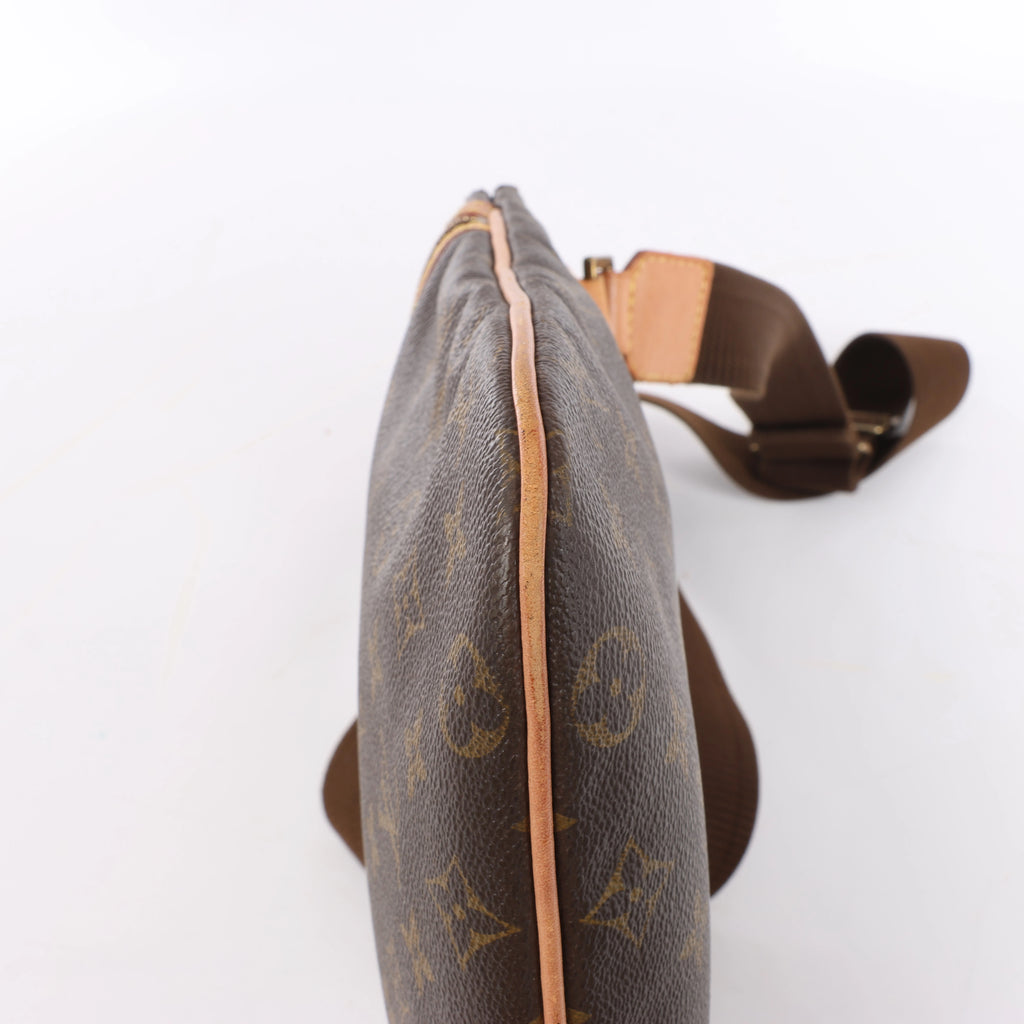 Louis Vuitton Pochette Bosphole Monogram Canvas Crossbody Bag in Brown M40044