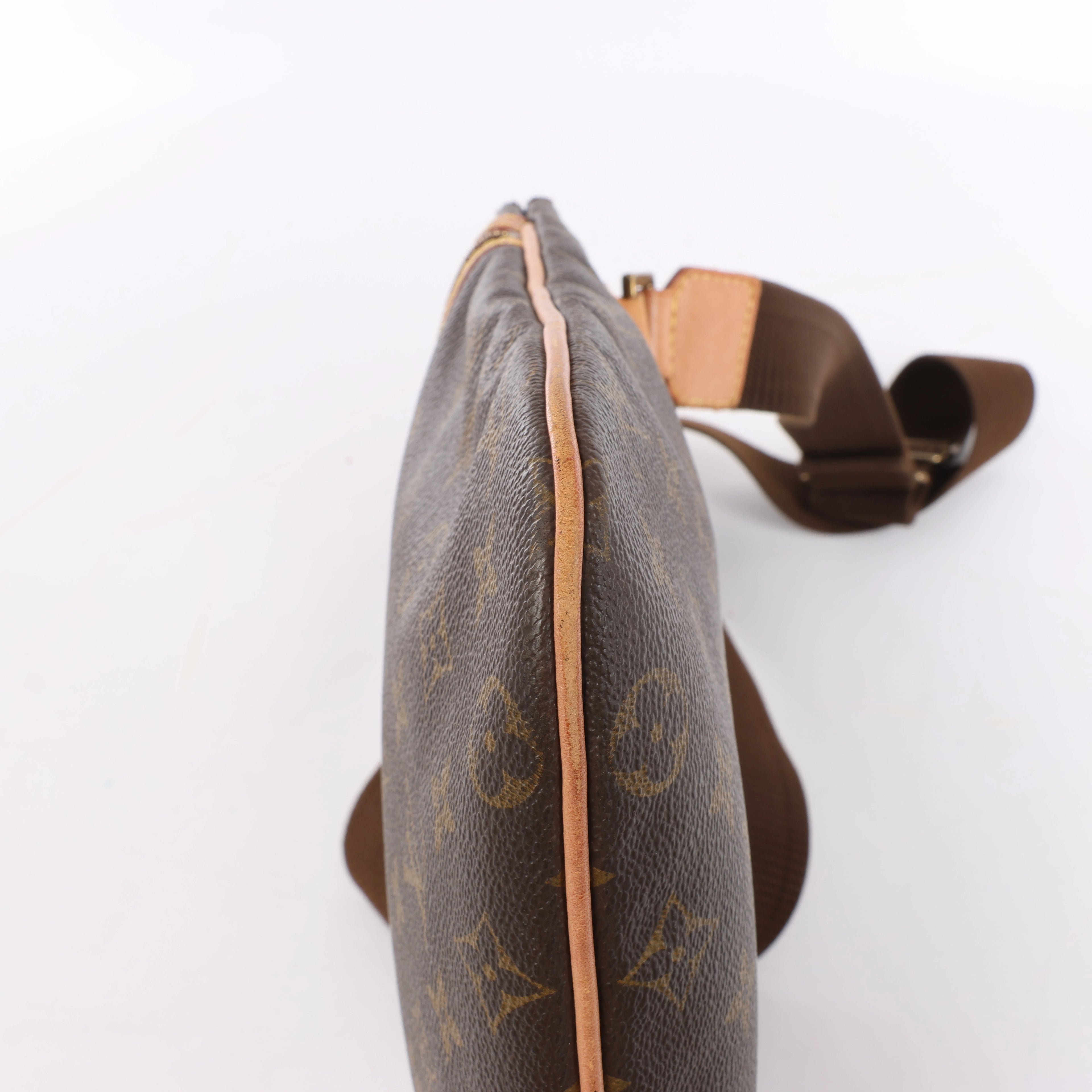 Louis Vuitton Pochette Bosphole Monogram Canvas Crossbody Bag in Brown M40044