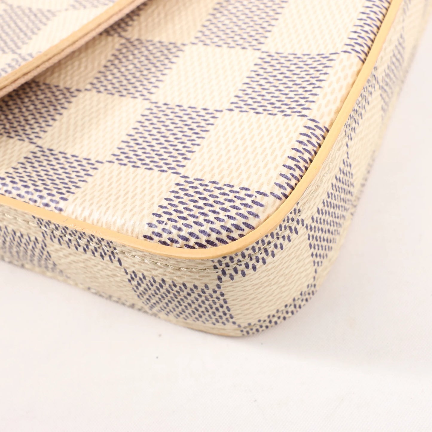 Louis Vuitton Damier Azur Pochette Pochette Félicie Crossbody Bag in Beige N63106