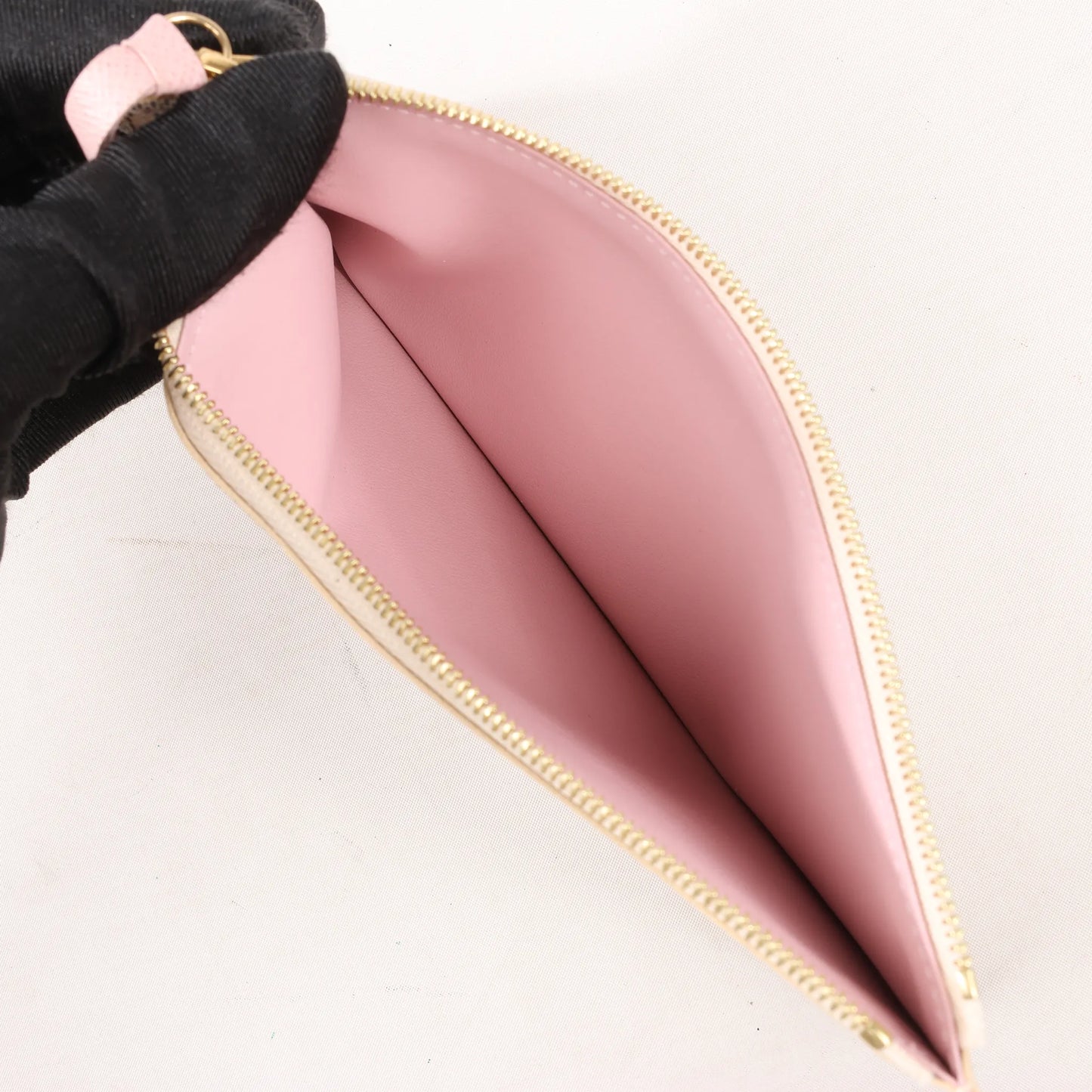 Louis Vuitton Damier Azur Pochette Pochette Félicie Crossbody Bag in Beige N63106