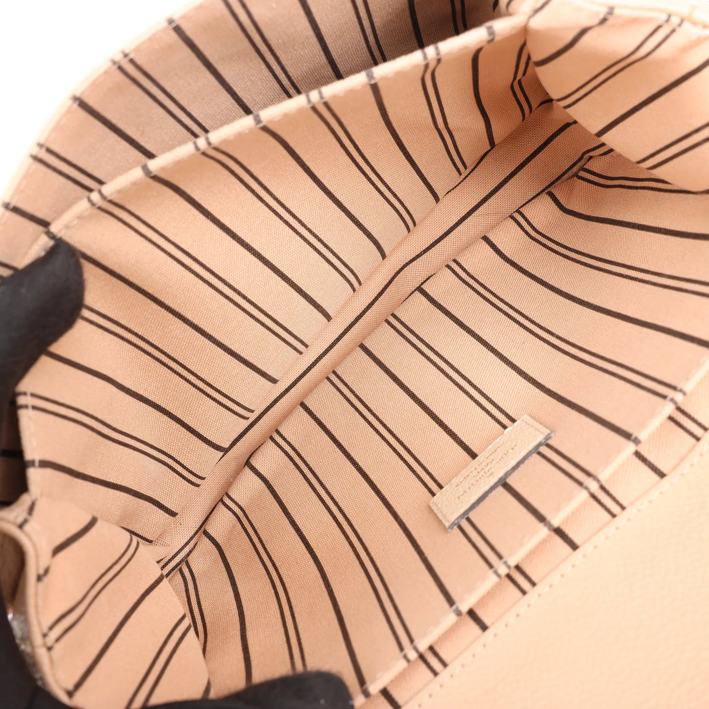 Louis Vuitton Pochette Metis MM Monogram Empreinte Sac à bandoulière en Rose M44300