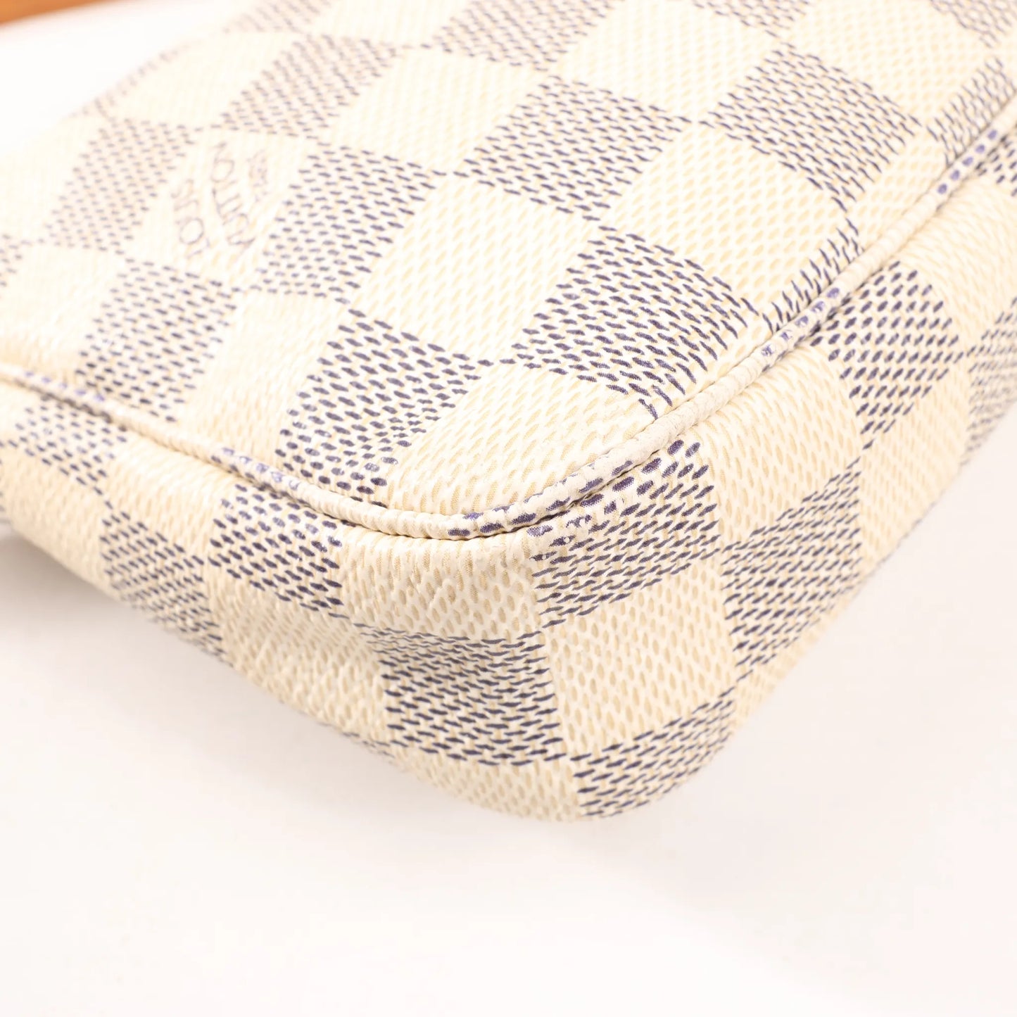 Louis Vuitton Pochette Accessoire Damier Azur Handbag in Beige N41207