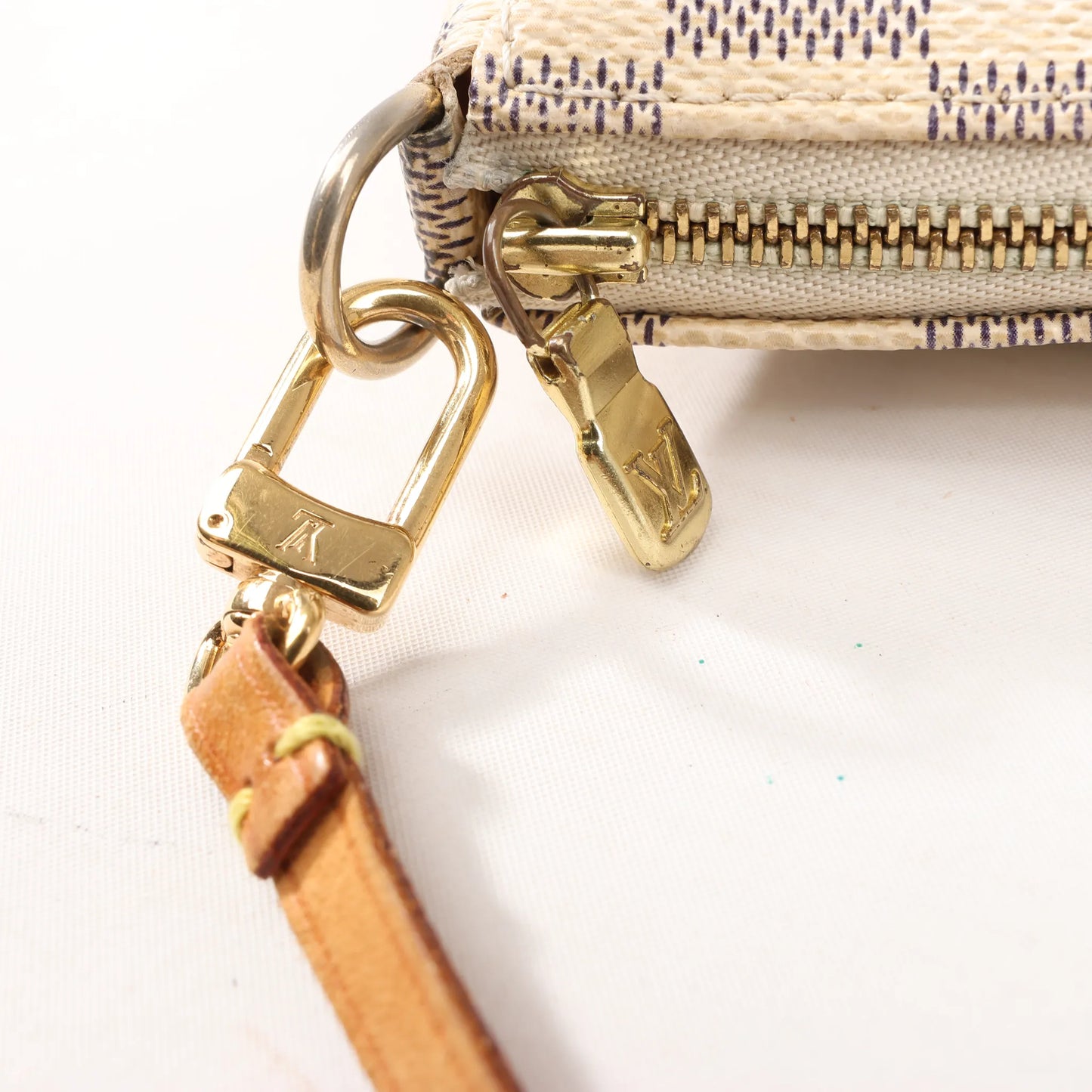 Louis Vuitton Pochette Accessoire Damier Azur Handbag in Beige N41207