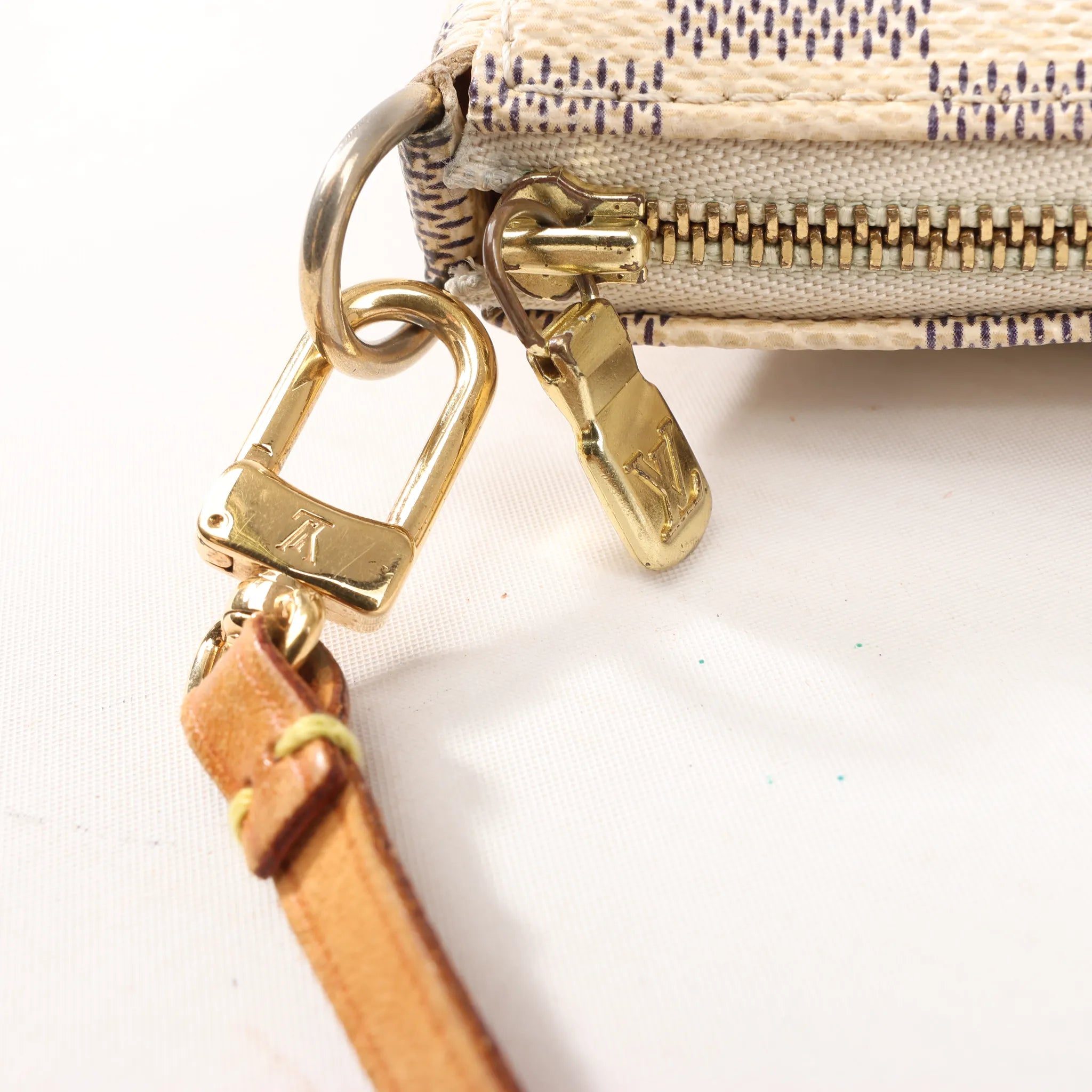 Louis Vuitton Pochette Accessoire Damier Azur Handbag in Beige N41207