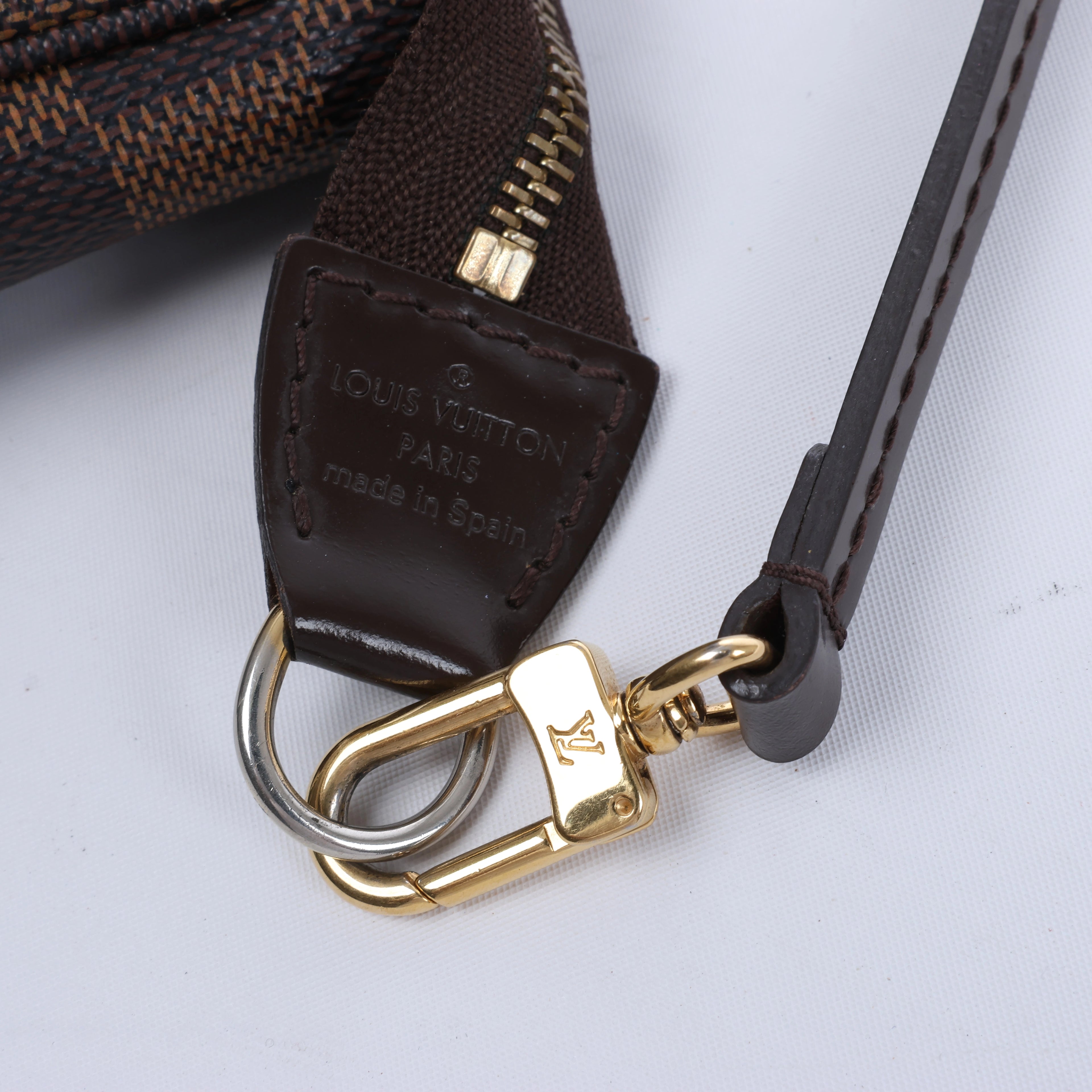 Louis Vuitton Pochette Accessoire Damier Ebene in Brown N41206