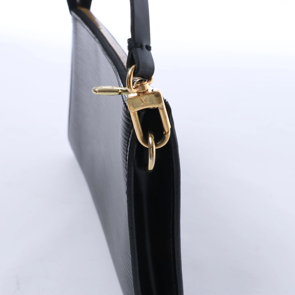 Louis Vuitton Pochette Accessoire Epi Leather Handbag in Black M52942