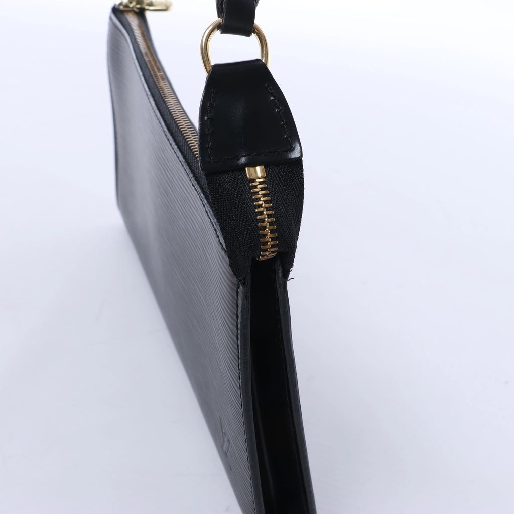 Louis Vuitton Pochette Accessoire Epi Leather Handbag in Black M52942