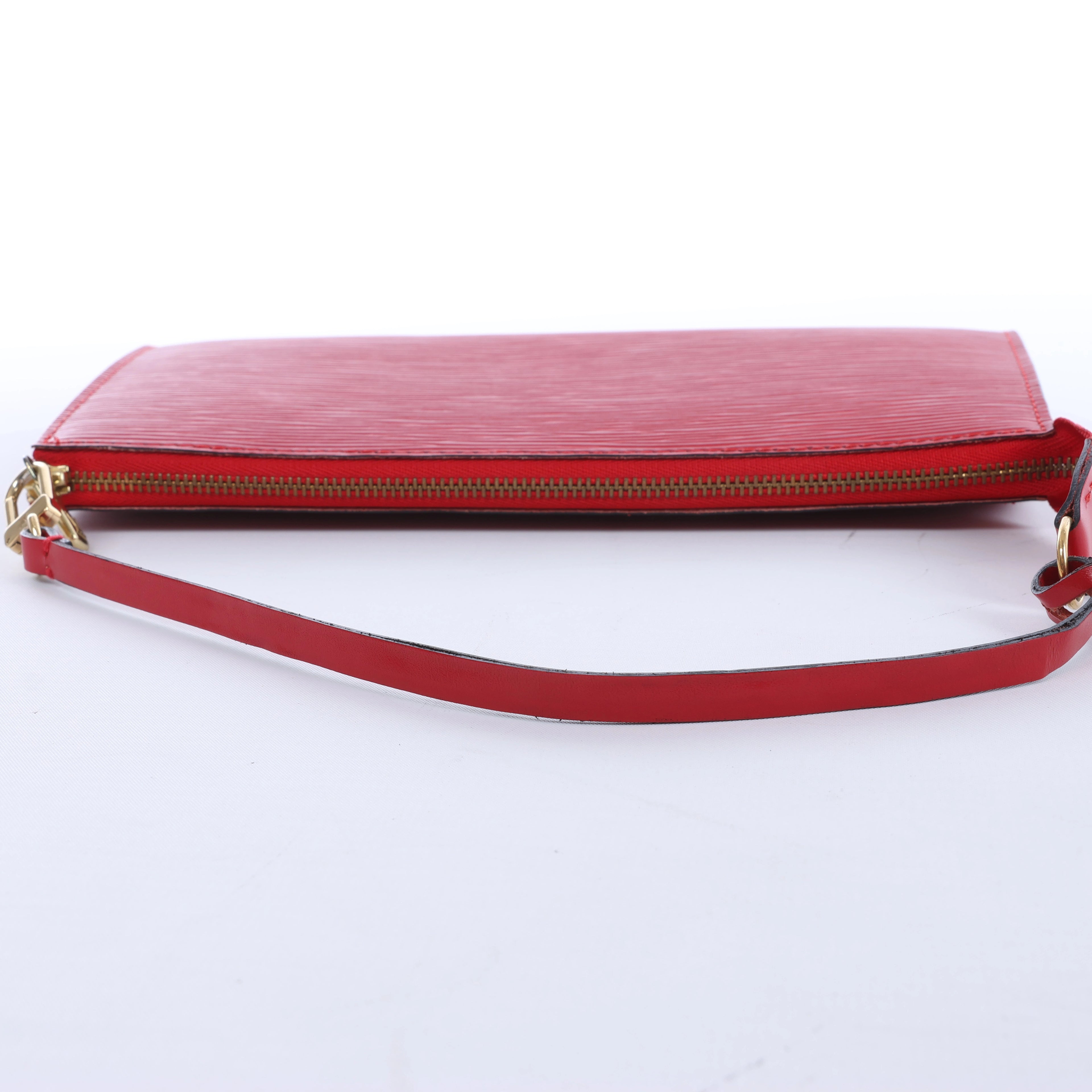 Louis Vuitton Pochette Accessoire Epi Leather Handbag in Red M52947