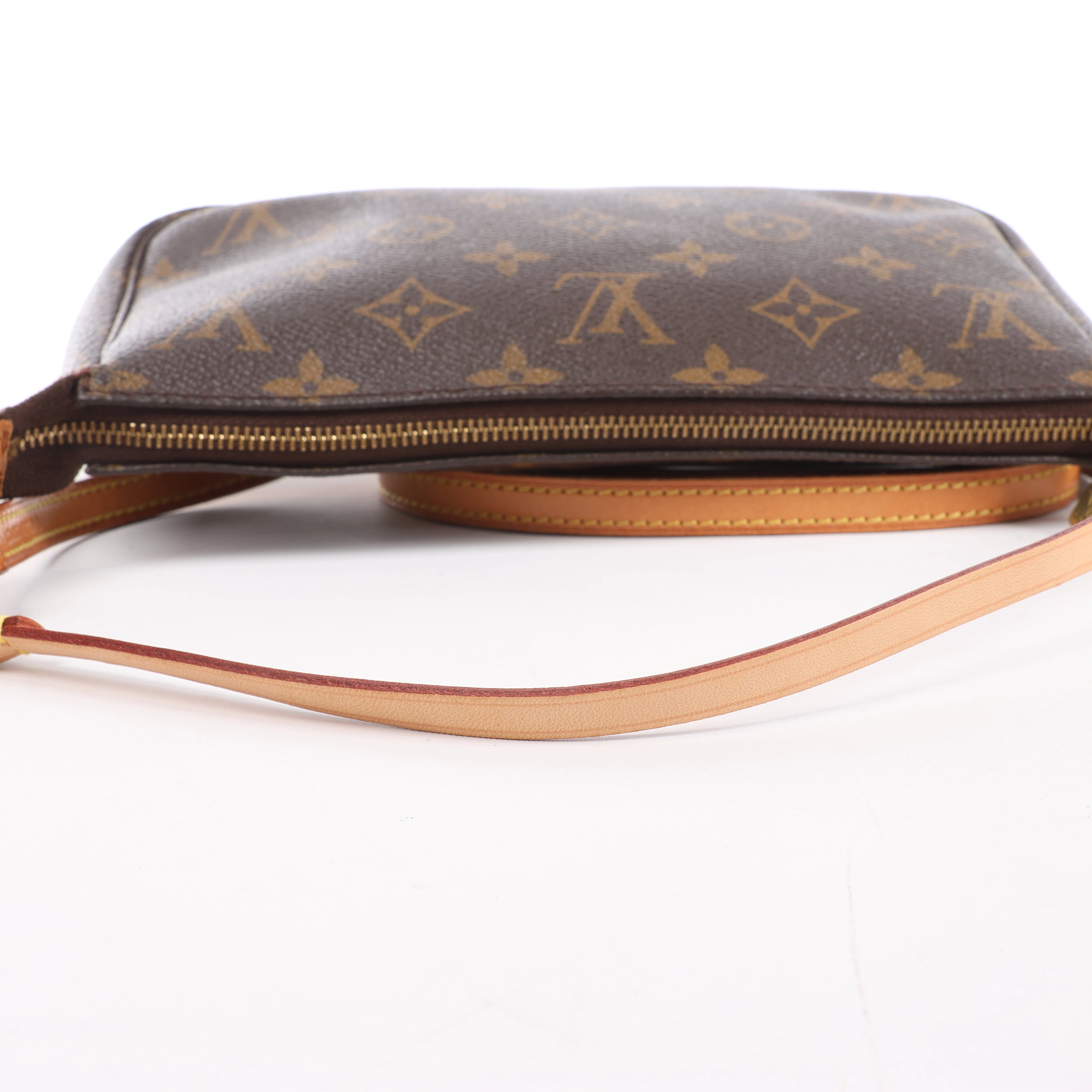 Bolso de mano Louis Vuitton Pochette Accessoir de lona con monograma en marrón M51980