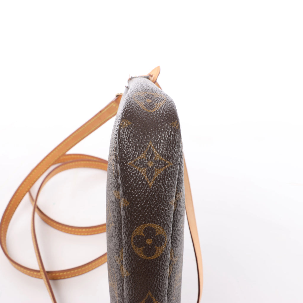 Bolso de mano Louis Vuitton Pochette Accessoir de lona con monograma en marrón M51980