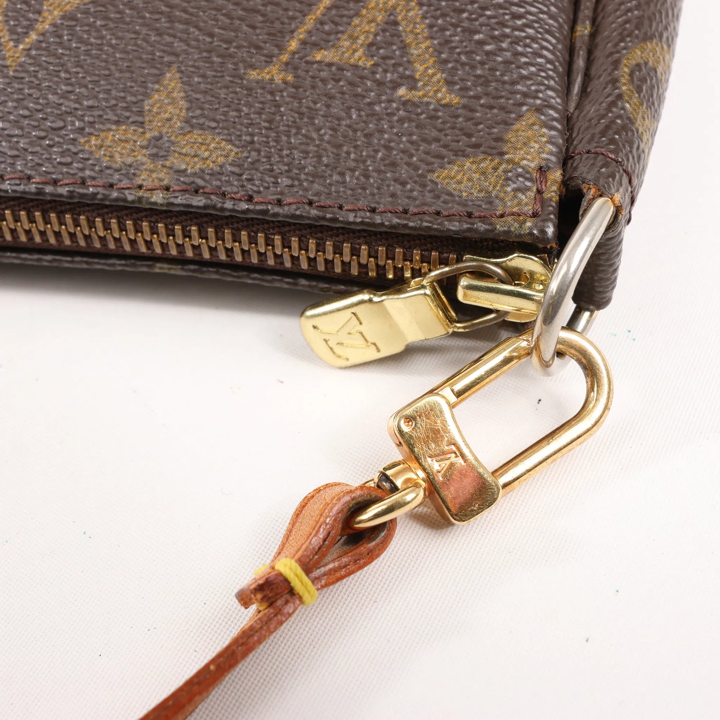 Louis Vuitton Pochette Accessoir Monogram Handbag in Brown M51980