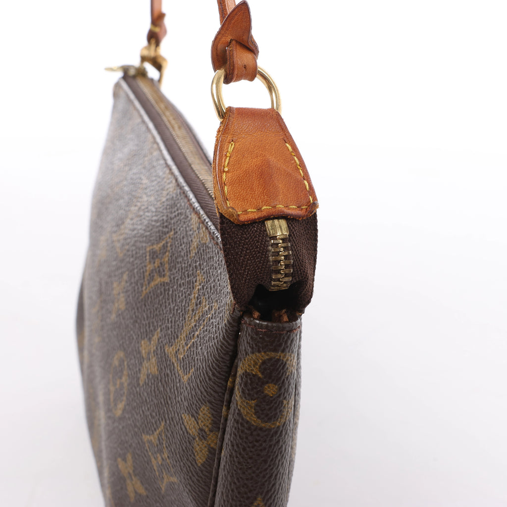 Bolso de mano Louis Vuitton Pochette Accessoir de lona con monograma en marrón M51980