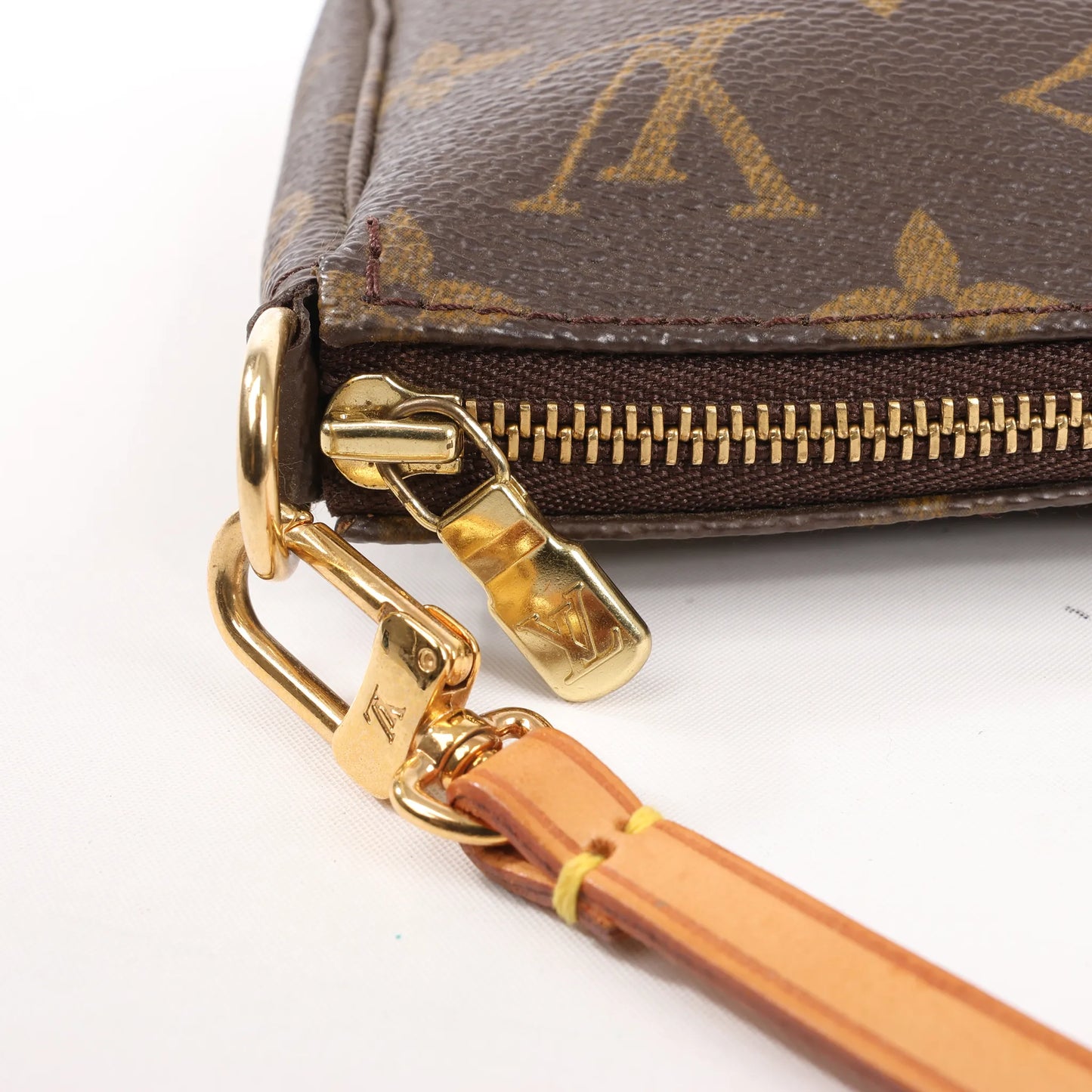 Louis Vuitton Pochette Accessoir Monogram Canvas Sac à main en marron M51980