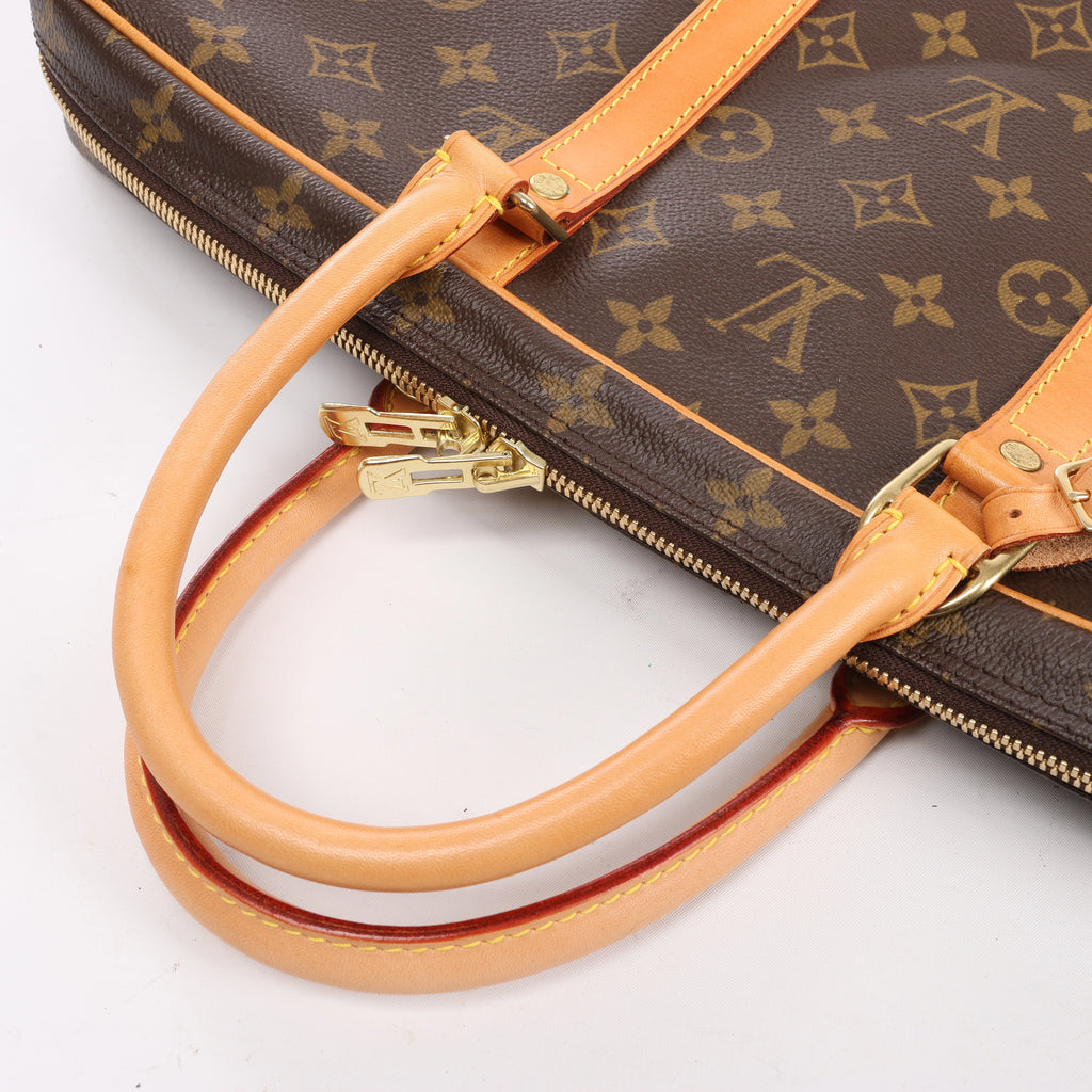 Louis Vuitton Porte Document Voyages Monogram Handbag in Brown M53361