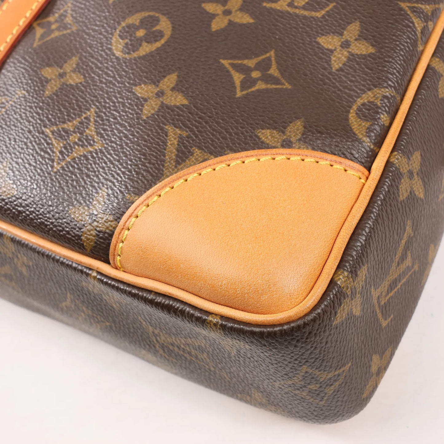 Louis Vuitton Monogram Porte Documents Voyage Handbag in Brown M53361