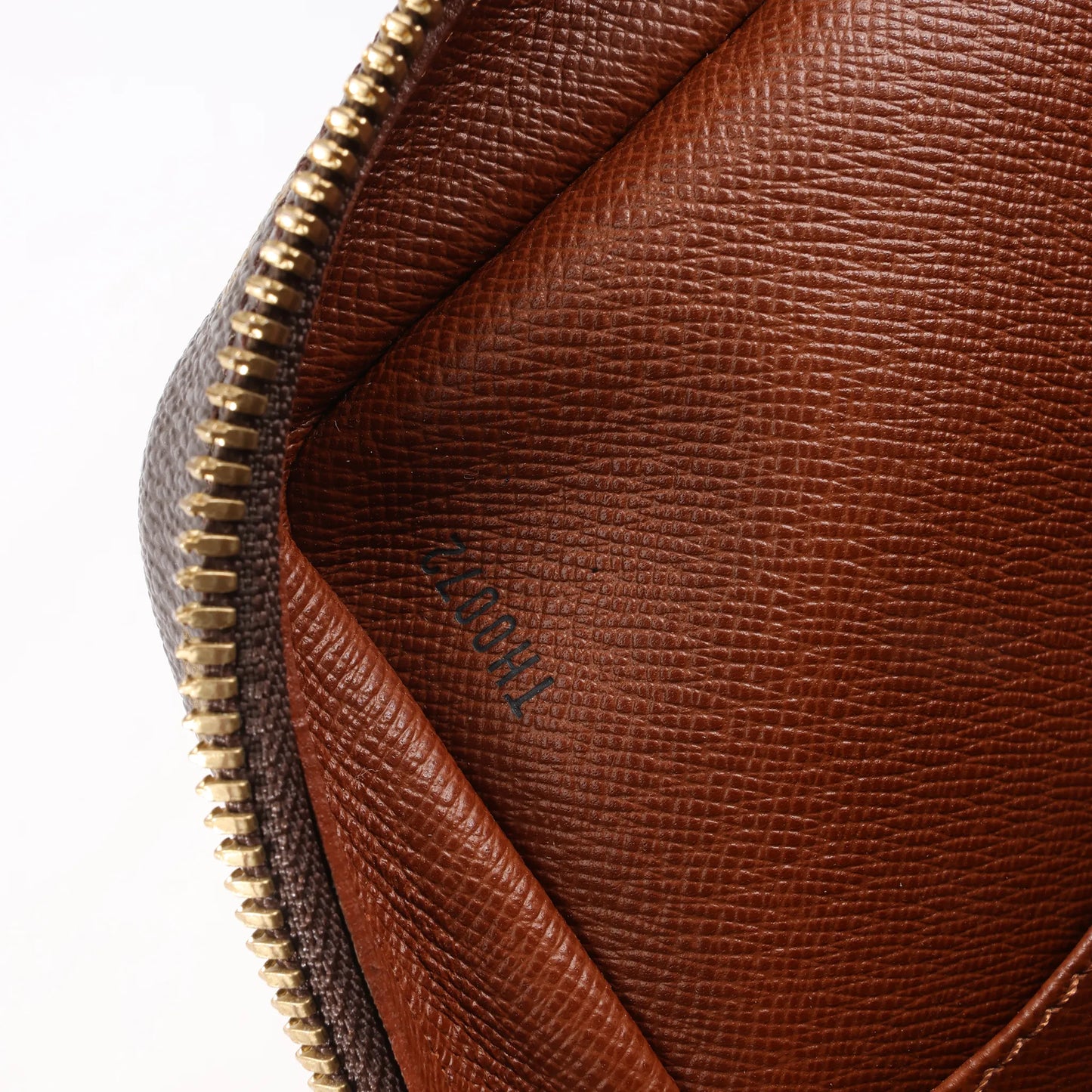 Louis Vuitton Monogram Porte Documents Voyage Handbag in Brown M53361