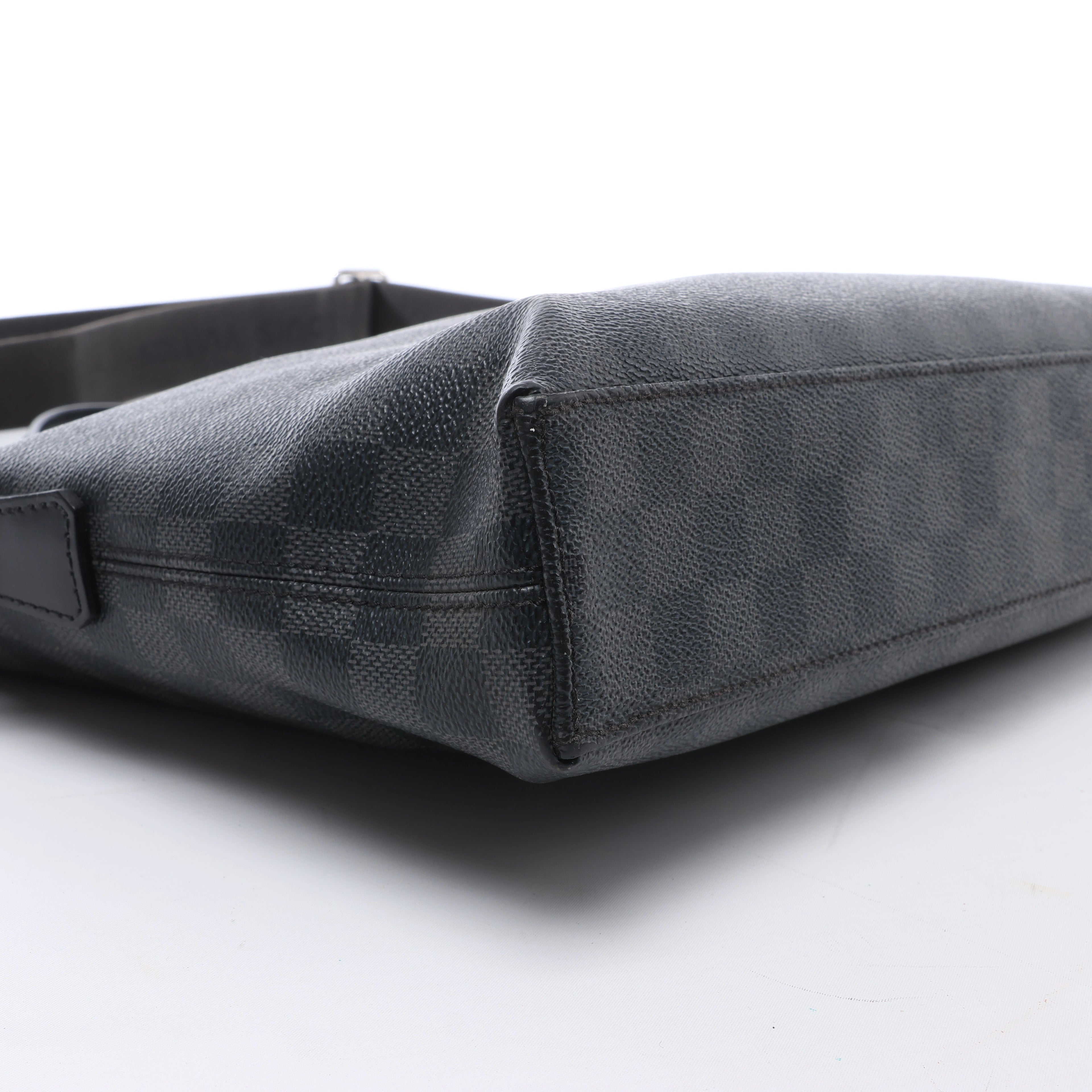 Louis Vuitton Porte Documents Jour Damier Graphite 2Way Handbag in Black N48224