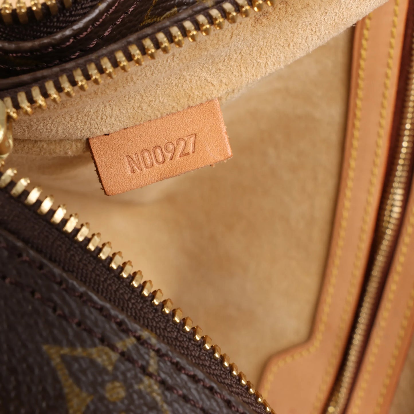 Louis Vuitton Monogram Canvas Porte-Documents Voyage Sac à main M53362