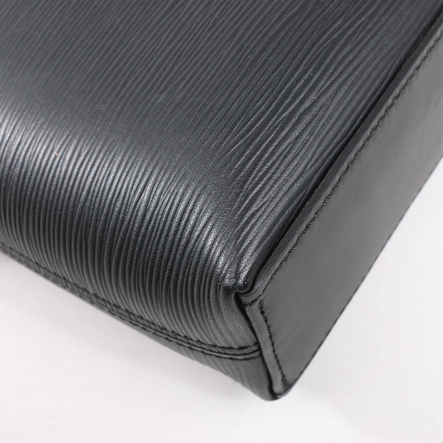 Louis Vuitton Epi Leather Porte Documents Jules Handbag in Black M50163