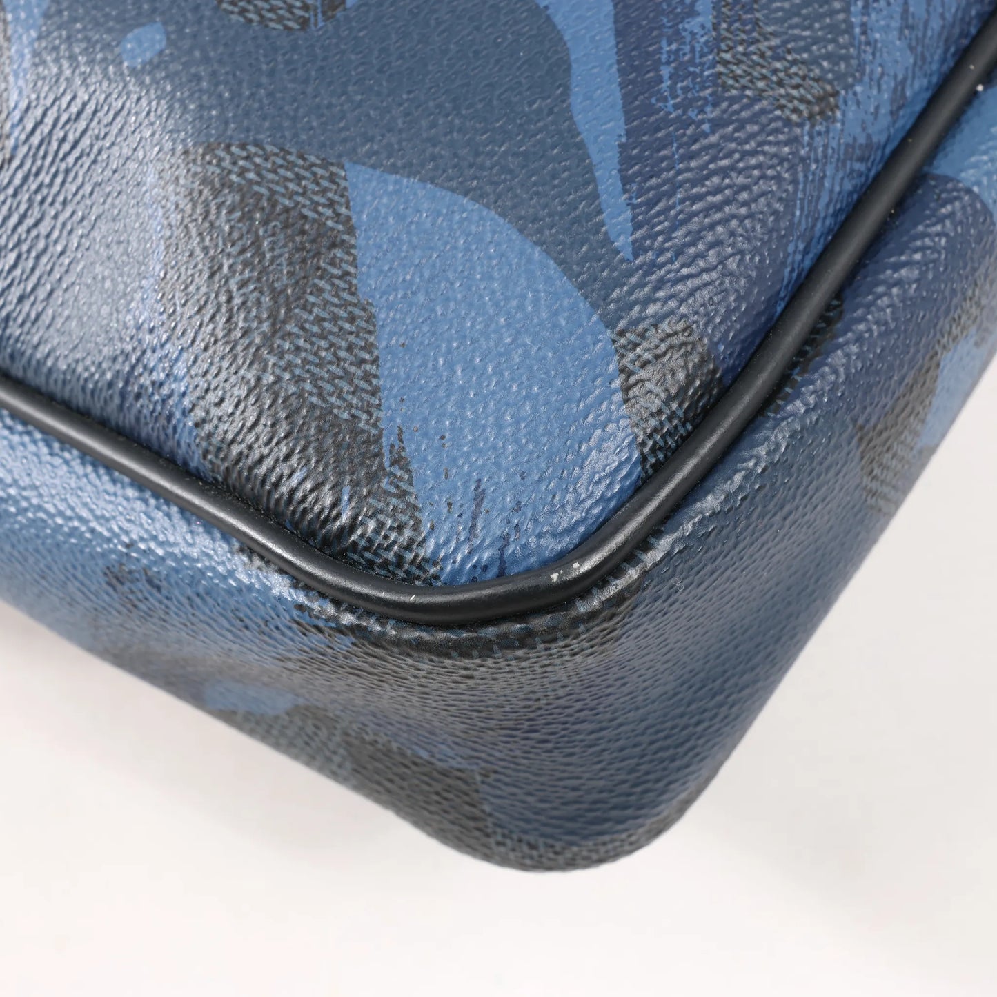 Louis Vuitton Cobalt Camouflage Porte Documents Voyages PM Handtasche in Marineblau x Schwarz N41507