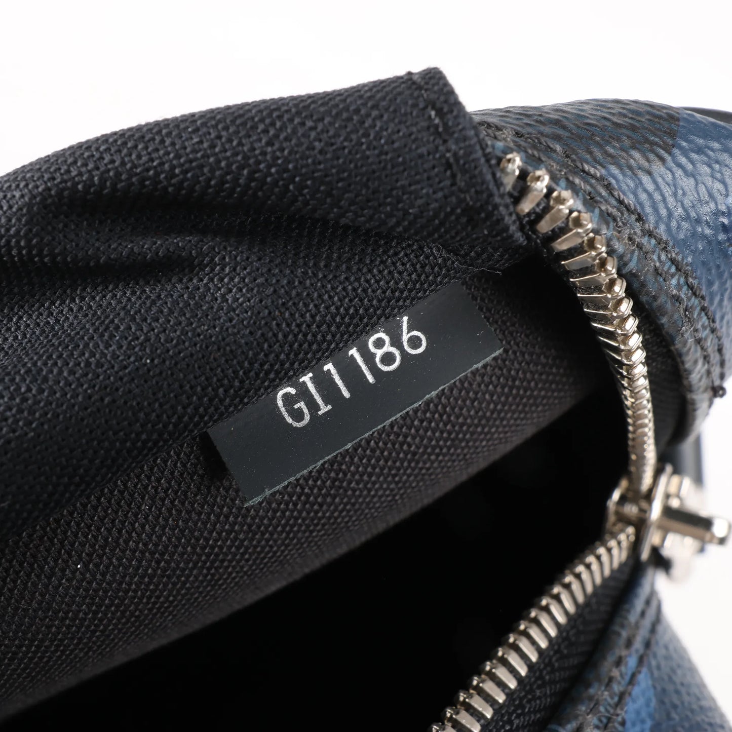 Louis Vuitton Cobalt Camouflage Porte Documents Voyages PM Handtasche in Marineblau x Schwarz N41507