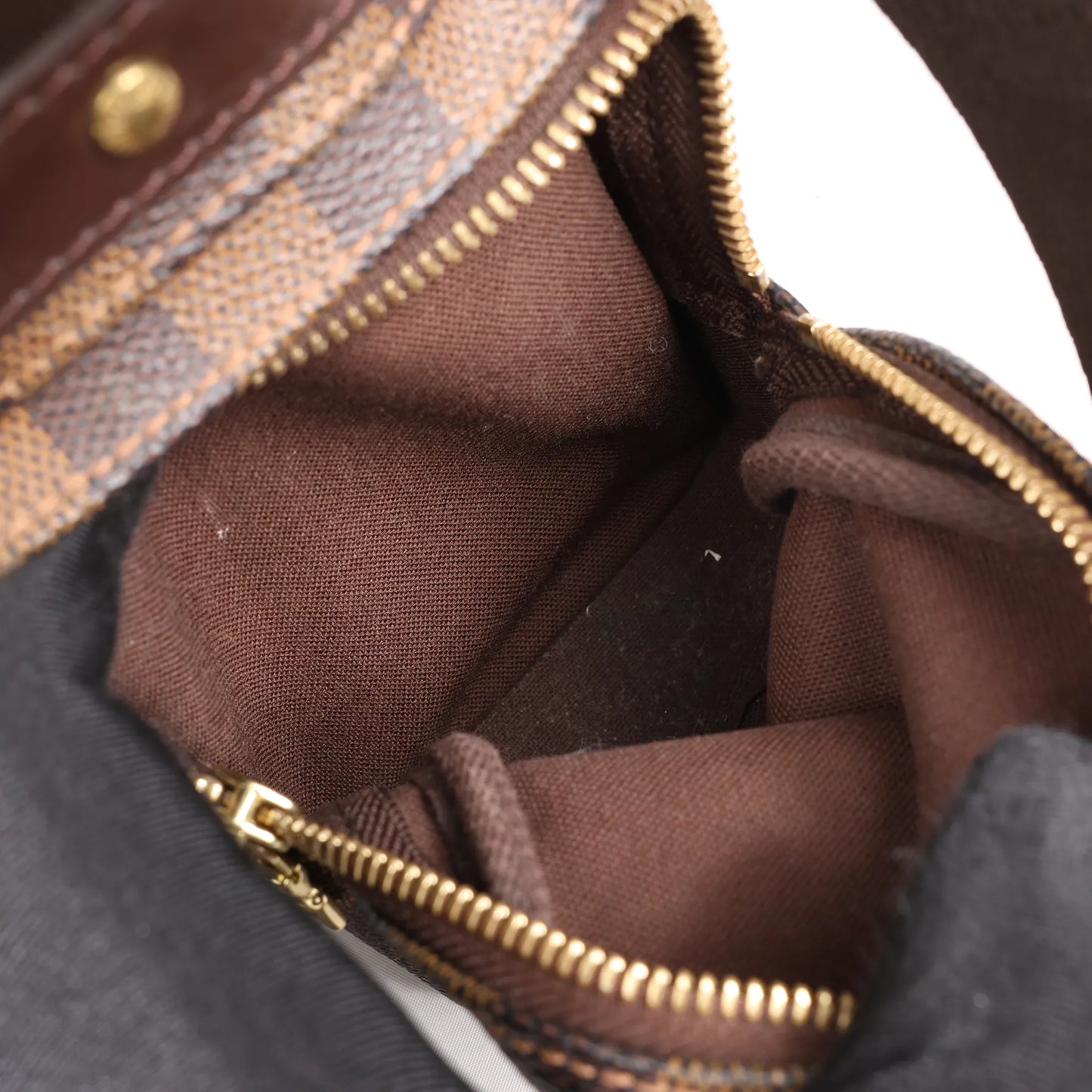 Louis Vuitton Damier Ebene Reporter Melville Crossbody Bag in Brown N51126