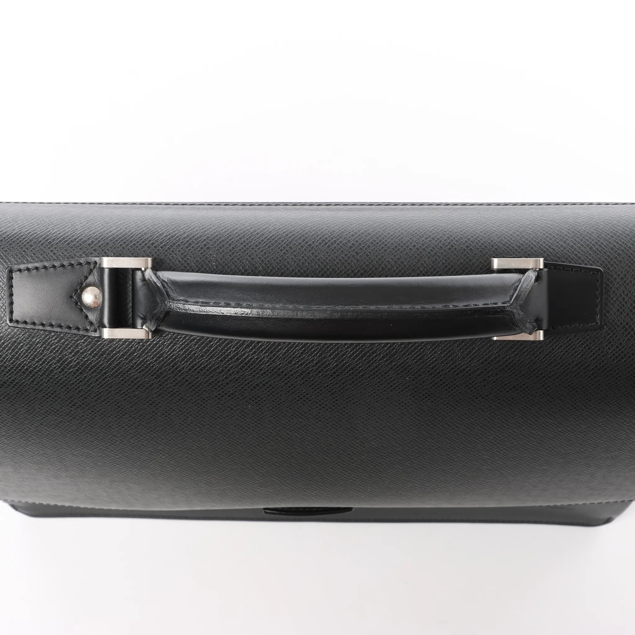 Louis Vuitton Robusto Taige Leather Briefcase in Black