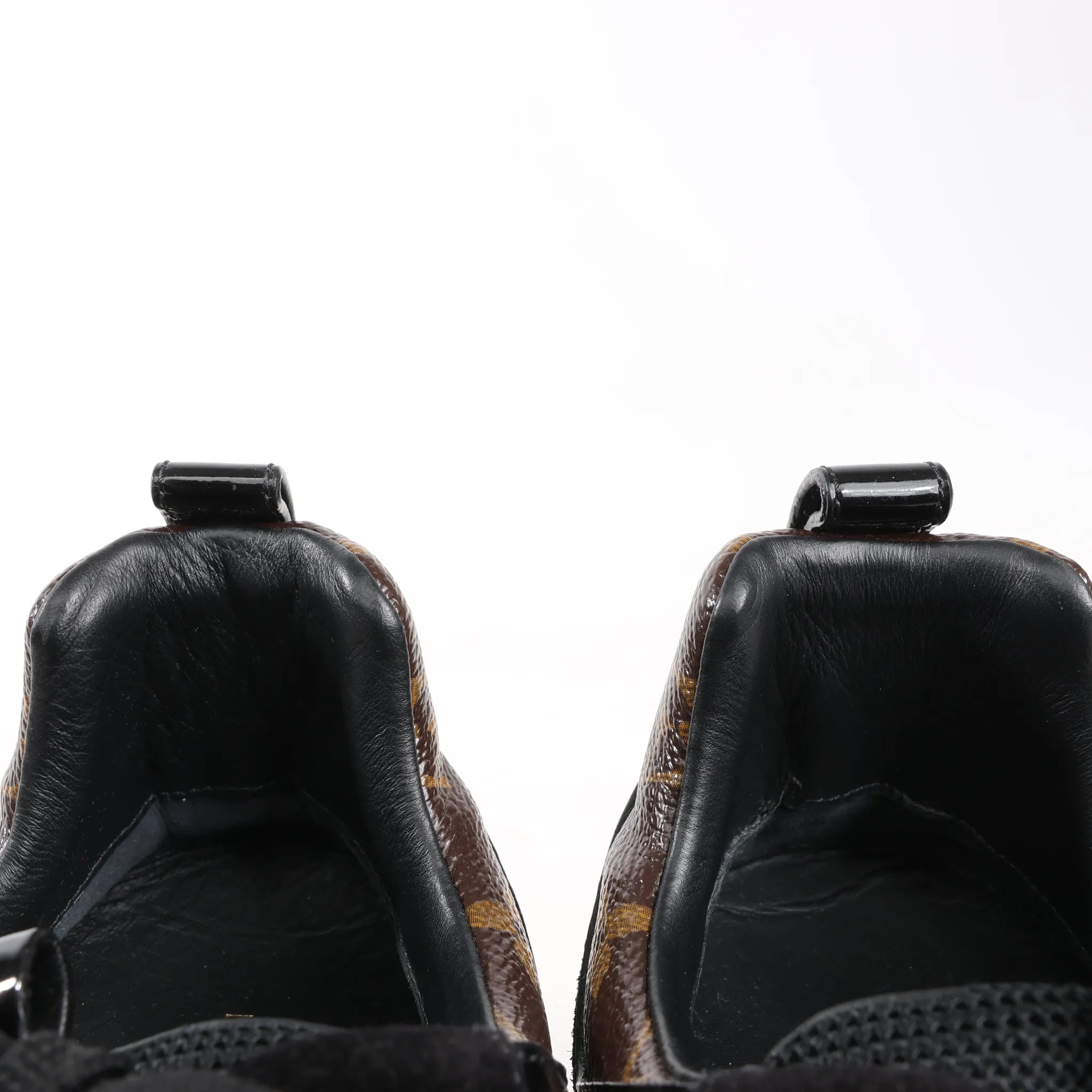 Louis Vuitton Runaway line 17 years Mesh Sneakers in Black, Size 38 EU